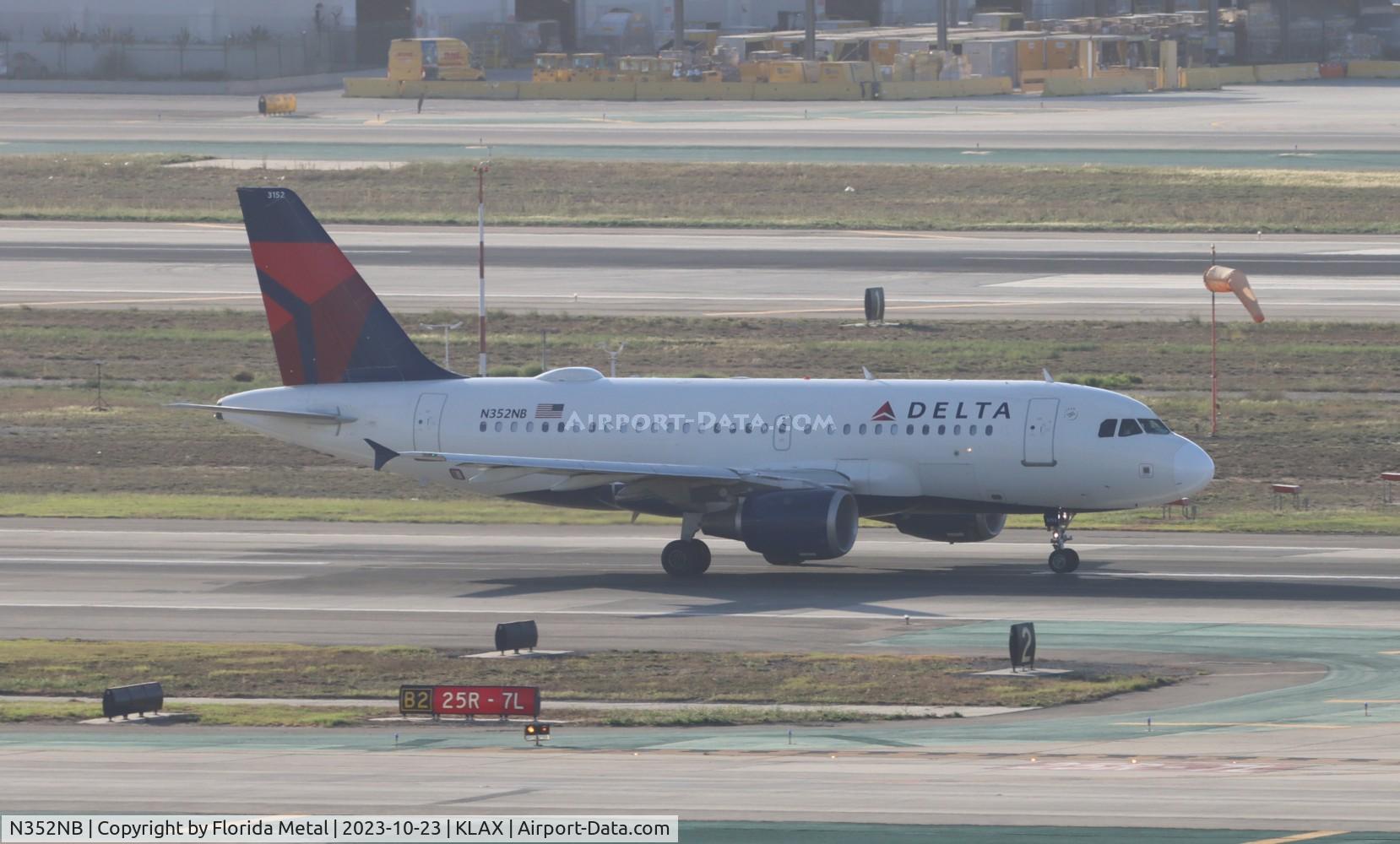 N352NB, 2002 Airbus A319-114 C/N 1824, DAL A319 zx LAX-AUS