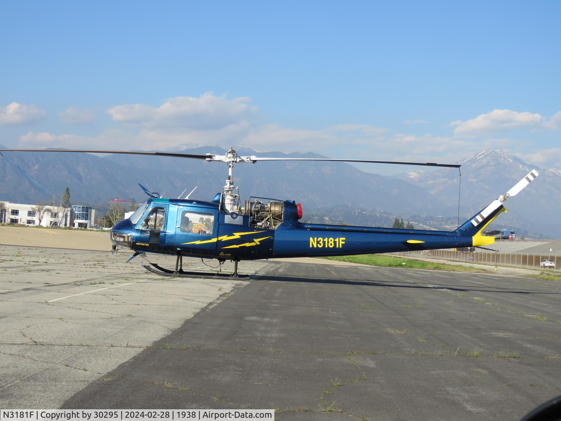 N3181F, 1964 Bell UH-1P Iroquois C/N 7036 (64-15486), Engine cover off