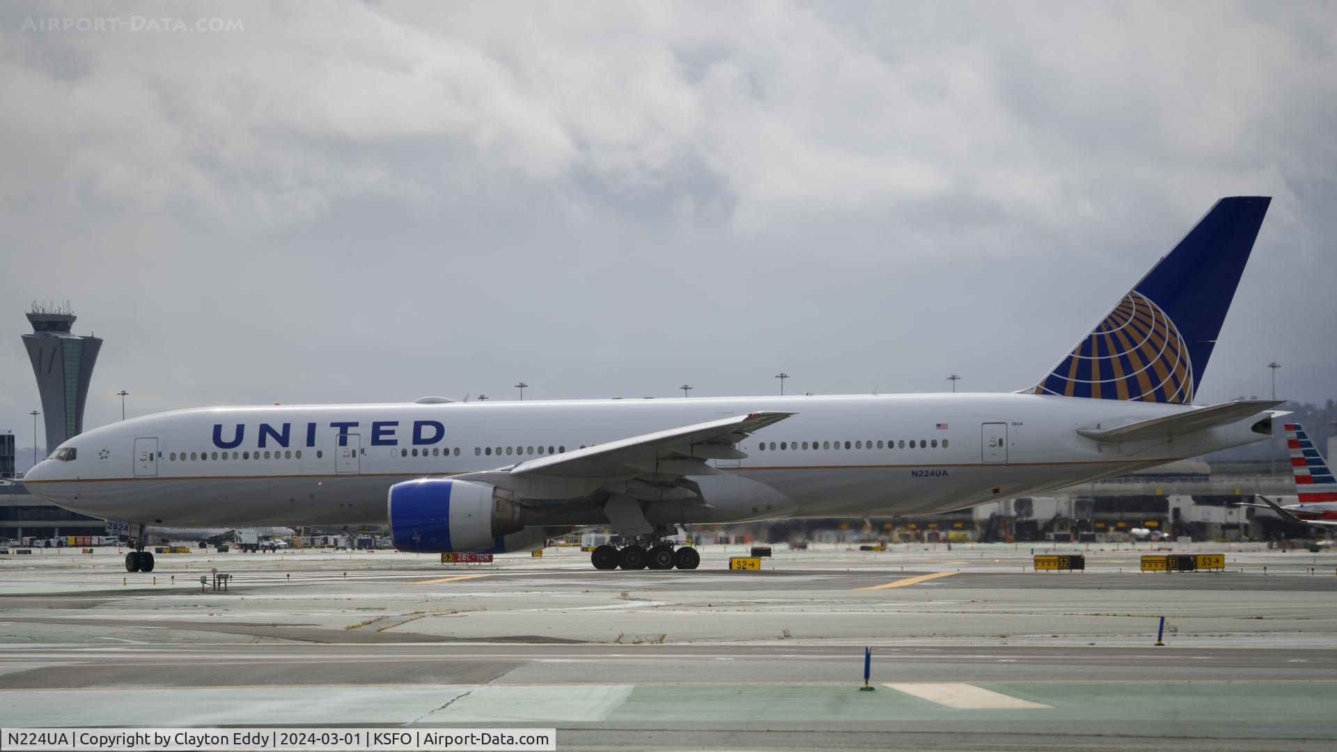 N224UA, 2001 Boeing 777-222 C/N 30225, SFO 2024.