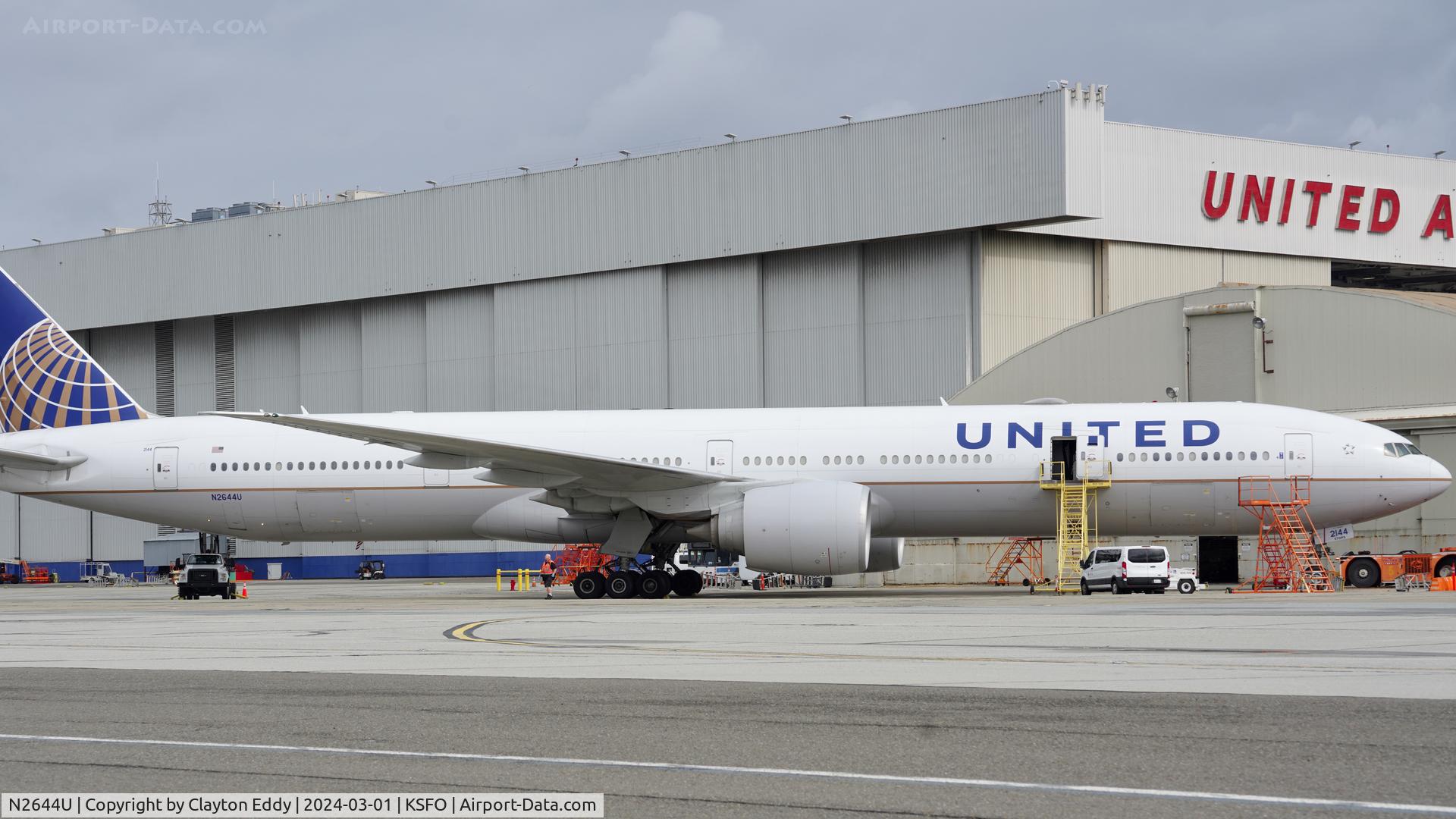 N2644U, 2017 Boeing 777-300/ER C/N 63724, SFO 2024.
