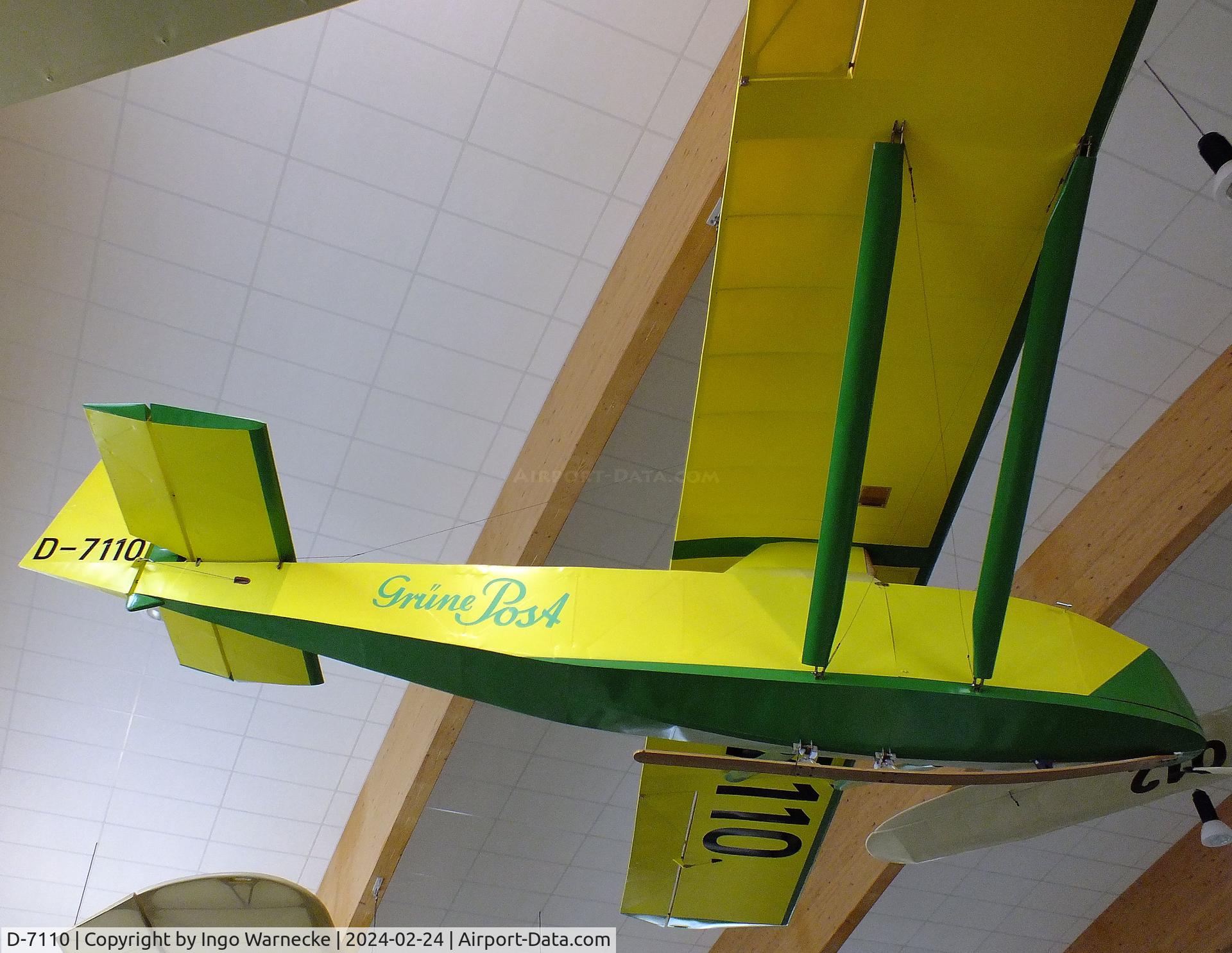 D-7110, 2001 Lippisch Grüne Post C/N nil, Lippisch (Helmut Regenhardt) Grüne Post at the Deutsches Segelflugmuseum mit Modellflug (German Soaring Museum with Model Flight), Gersfeld Wasserkuppe