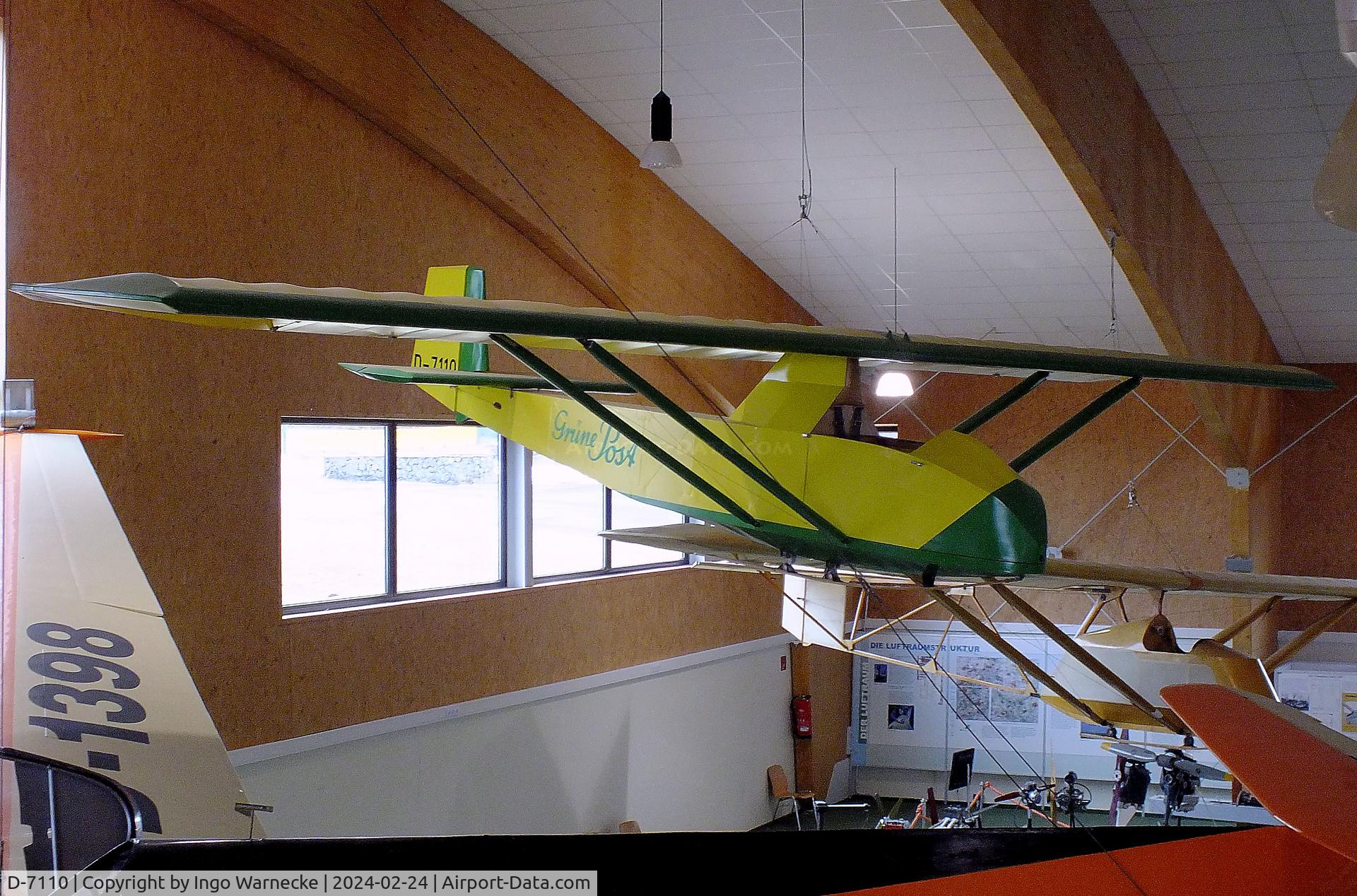 D-7110, 2001 Lippisch Grüne Post C/N nil, Lippisch (Helmut Regenhardt) Grüne Post at the Deutsches Segelflugmuseum mit Modellflug (German Soaring Museum with Model Flight), Gersfeld Wasserkuppe