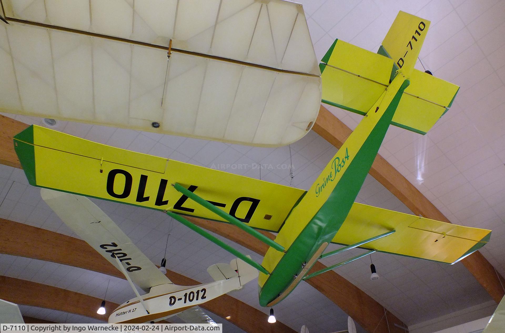 D-7110, 2001 Lippisch Grüne Post C/N nil, Lippisch (Helmut Regenhardt) Grüne Post at the Deutsches Segelflugmuseum mit Modellflug (German Soaring Museum with Model Flight), Gersfeld Wasserkuppe