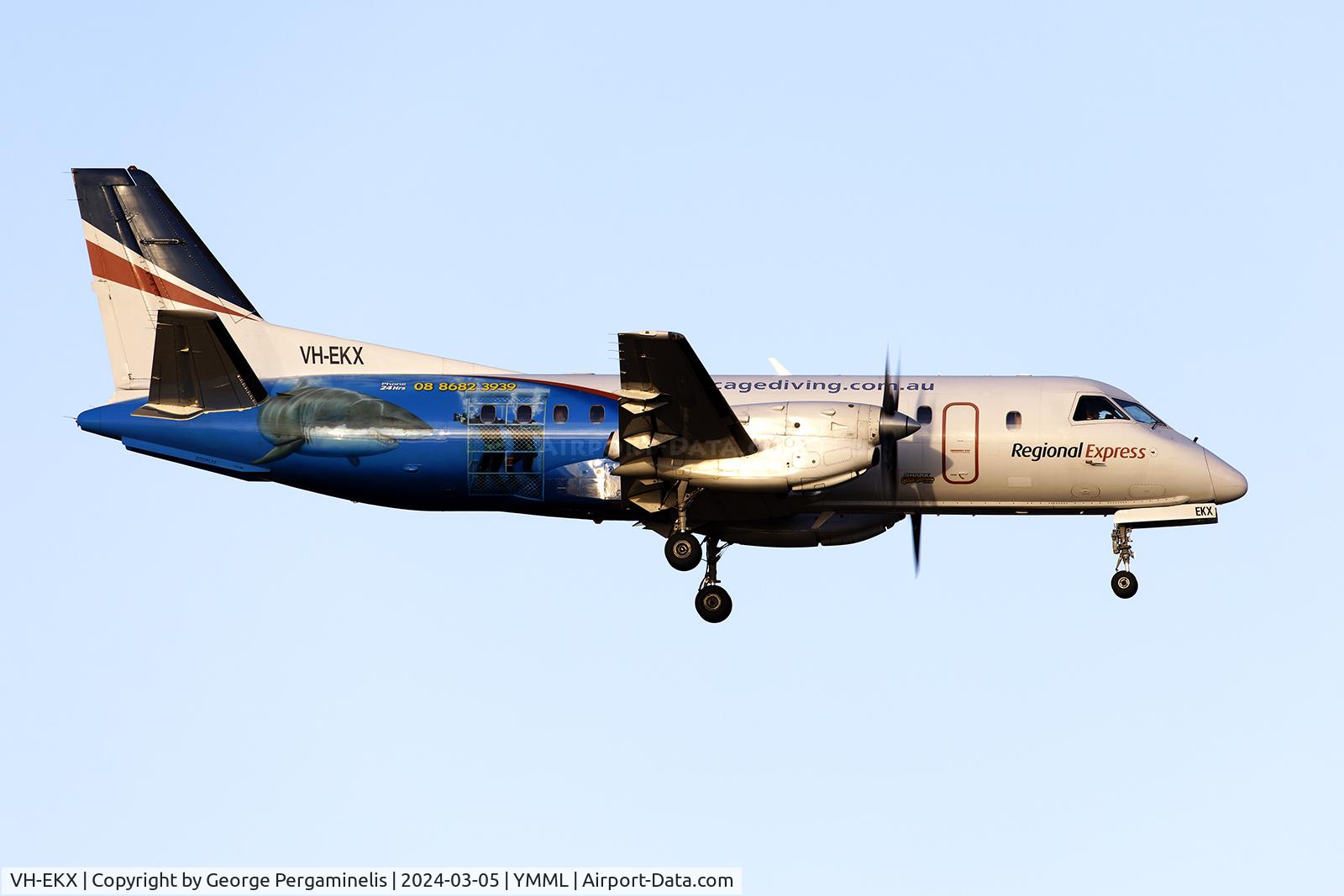 VH-EKX, 1991 Saab 340B C/N 340B-257, Short final to runway 34.
