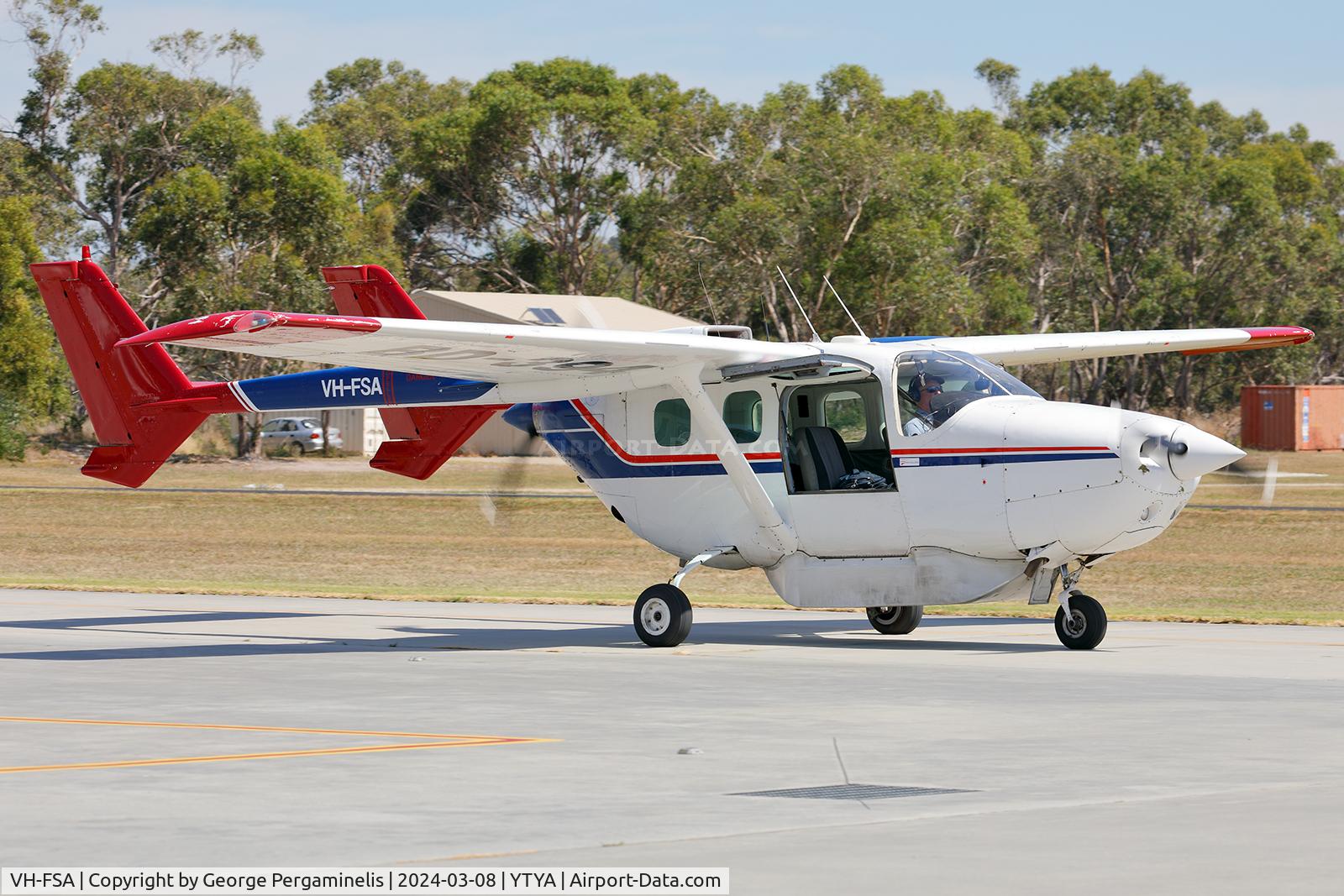 VH-FSA, Cessna 337G Super Skymaster C/N 33701566, After landing on runway 35.