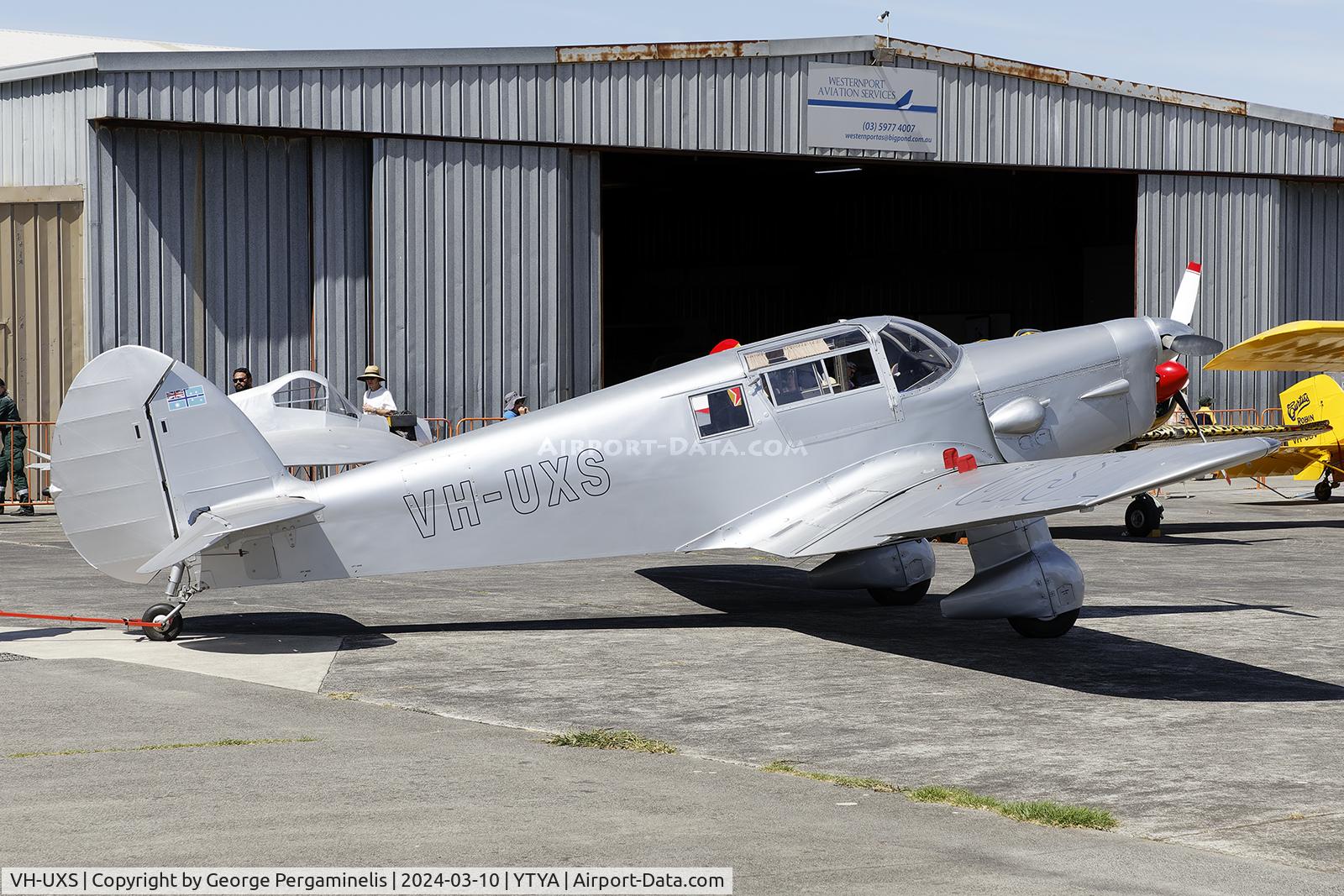 VH-UXS, 1939 Percival P-28 Proctor 1 C/N P-6187, One of the antique aircraft participants.