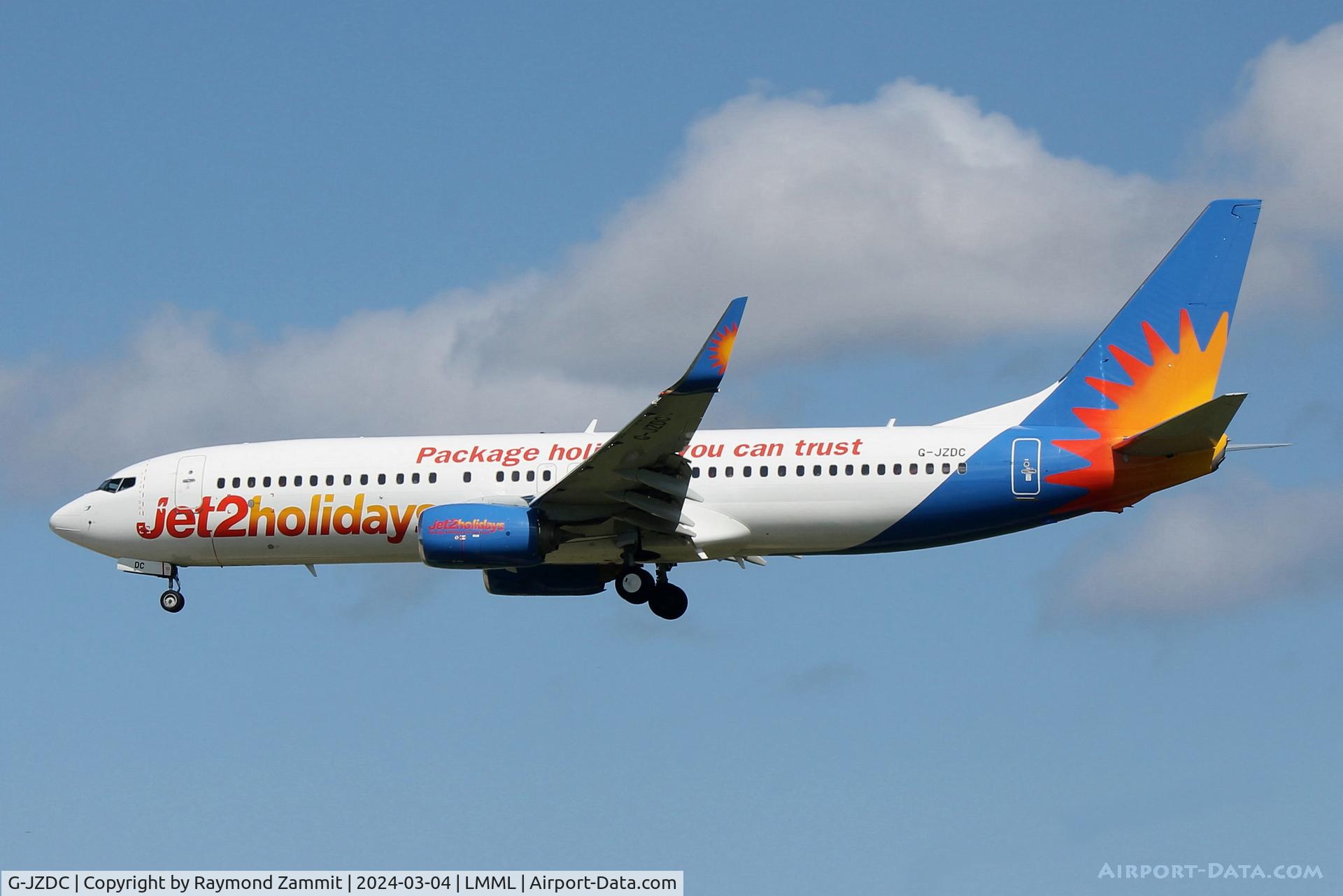 G-JZDC, 2013 Boeing 737-82R C/N 40881, B737-800 G-JZDC Jet2Com