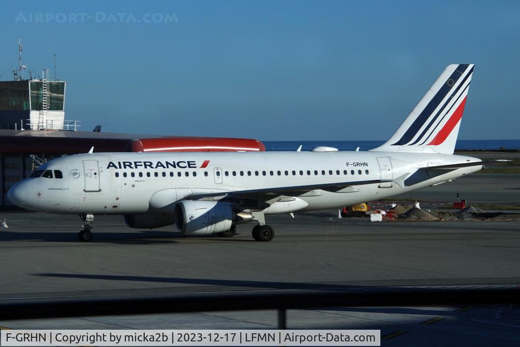 F-GRHN, 2000 Airbus A319-111 C/N 1267, Taxiing