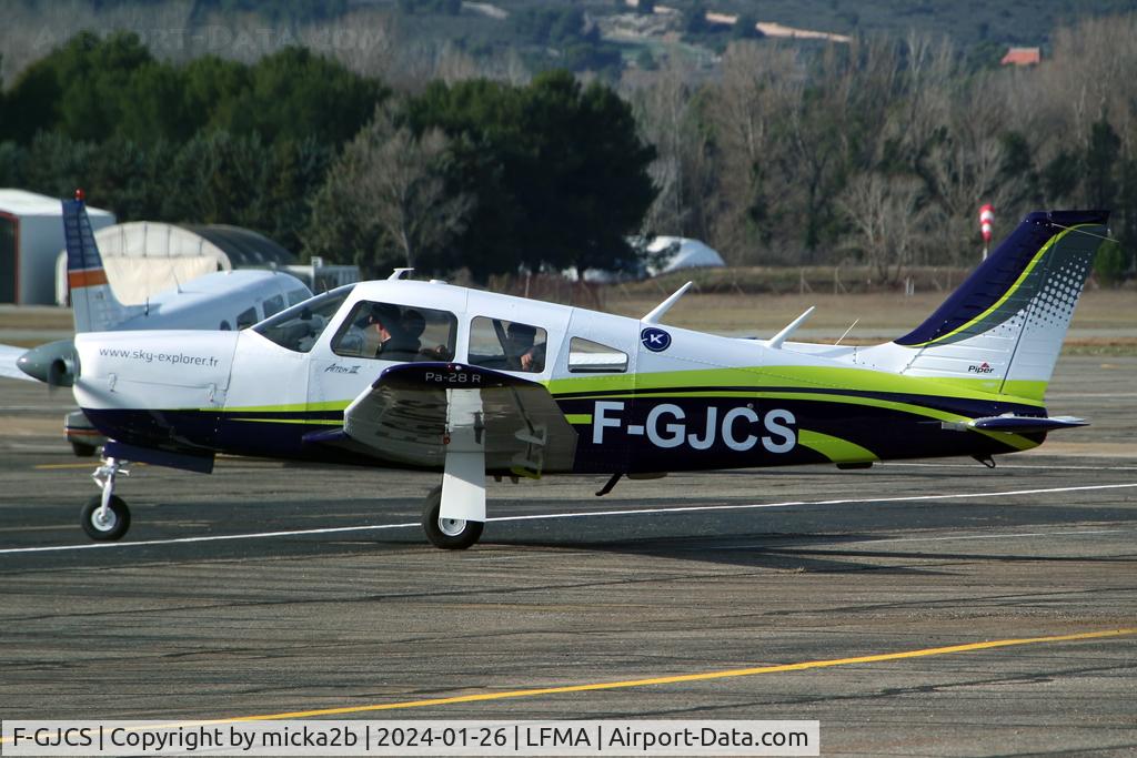 F-GJCS, Piper PA-28R-201 Cherokee Arrow III C/N 28R7737016, Taxiing