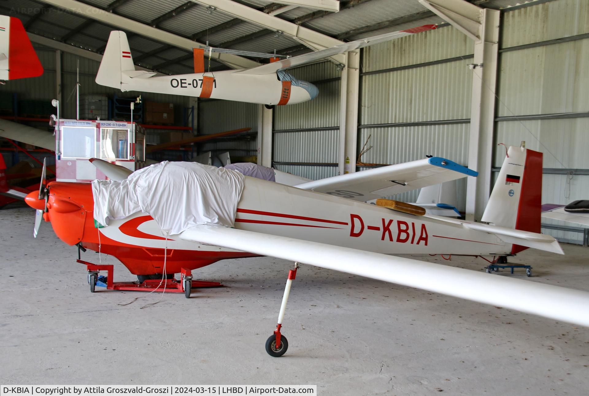 D-KBIA, Scheibe SF-25B Falke C/N 46156, LHBD - Börgönd Airport, Hungary