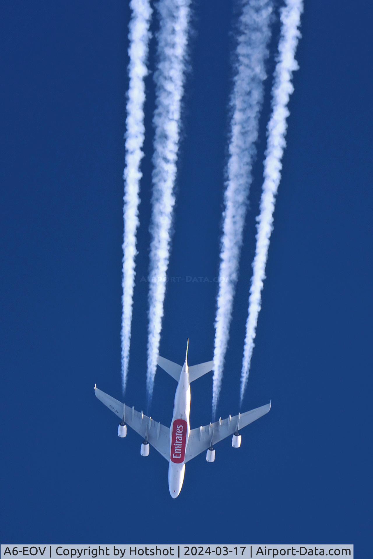 A6-EOV, 2015 Airbus A380-861 C/N 207, Cruising @ FL 390 from AMS to DUB, seen from VIE.