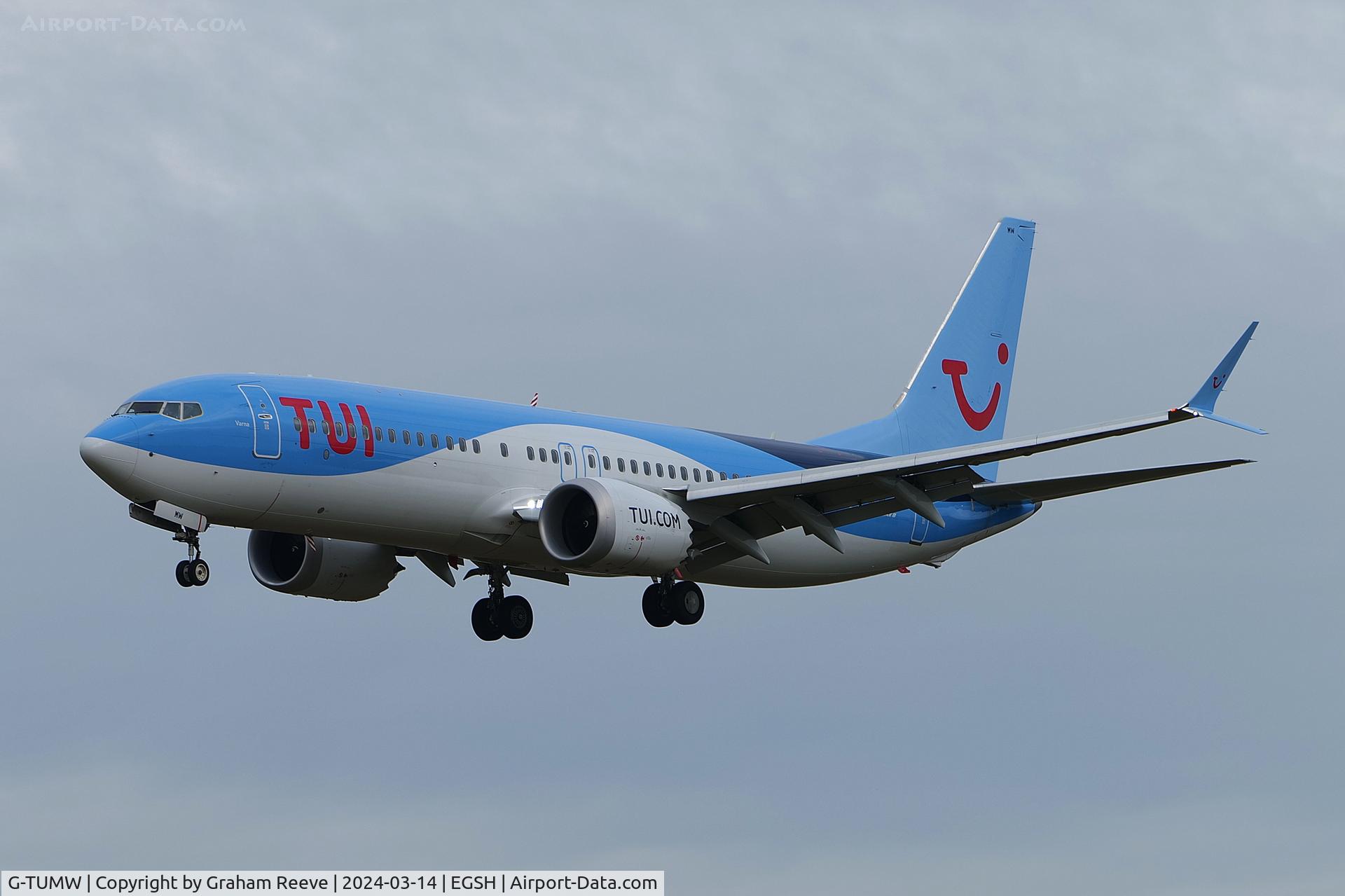 G-TUMW, 2022 Boeing 737-8 MAX C/N 44615, Landing at Norwich.