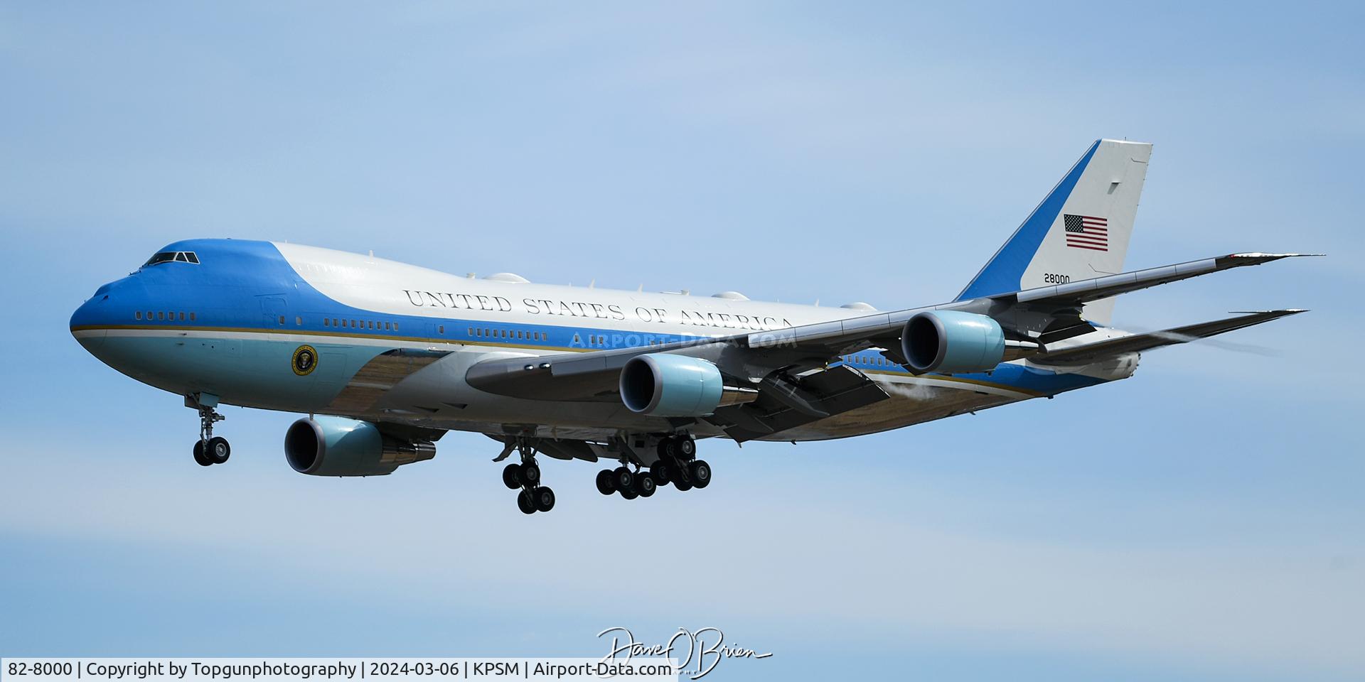 82-8000, 1987 Boeing VC-25A (747-2G4B) C/N 23824, VENUS01 coming in for a T&G RW34