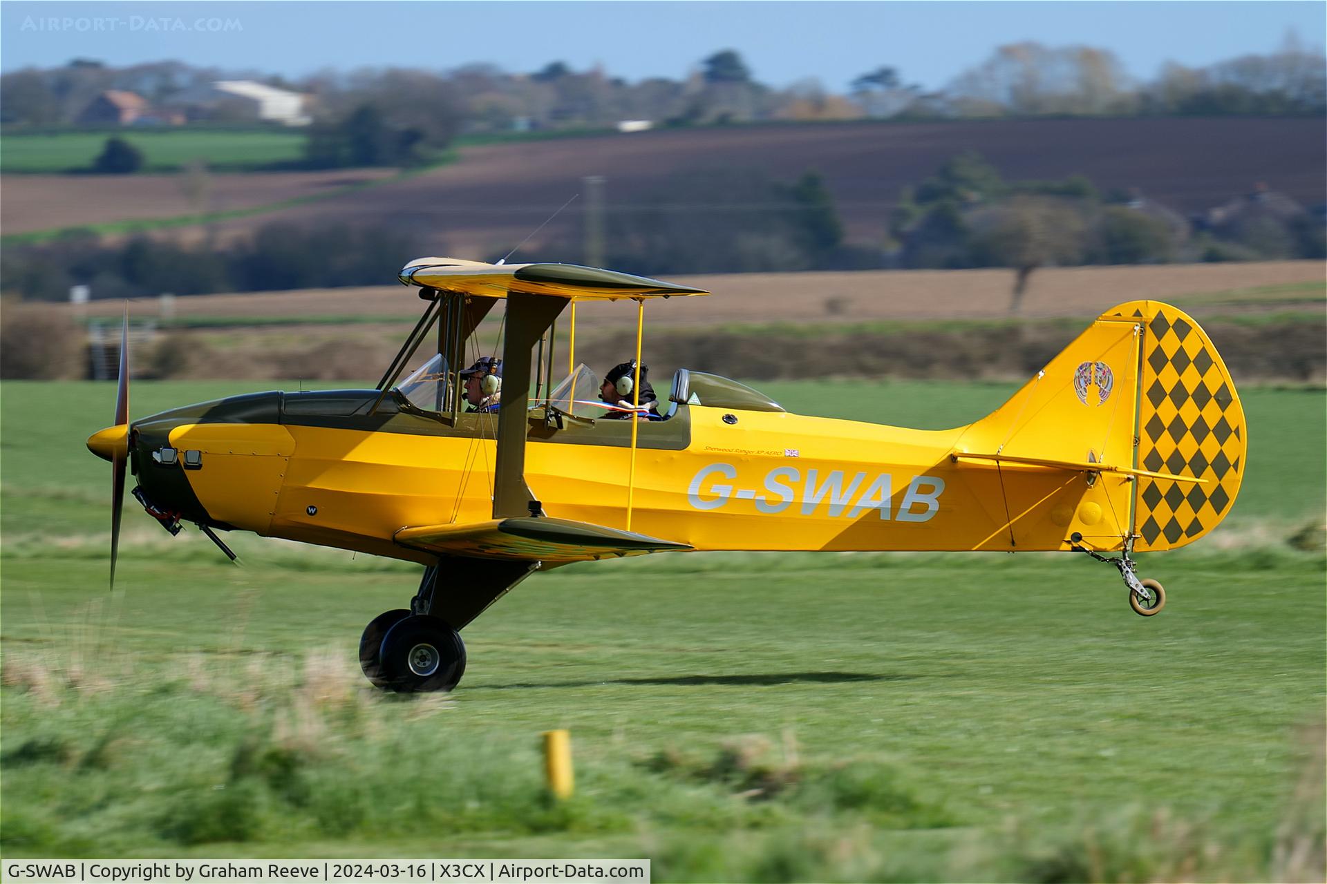 G-SWAB, 2015 Amateur Built Sherwood Ranger XP C/N LAA 237A-15152, Departing from Norwich.