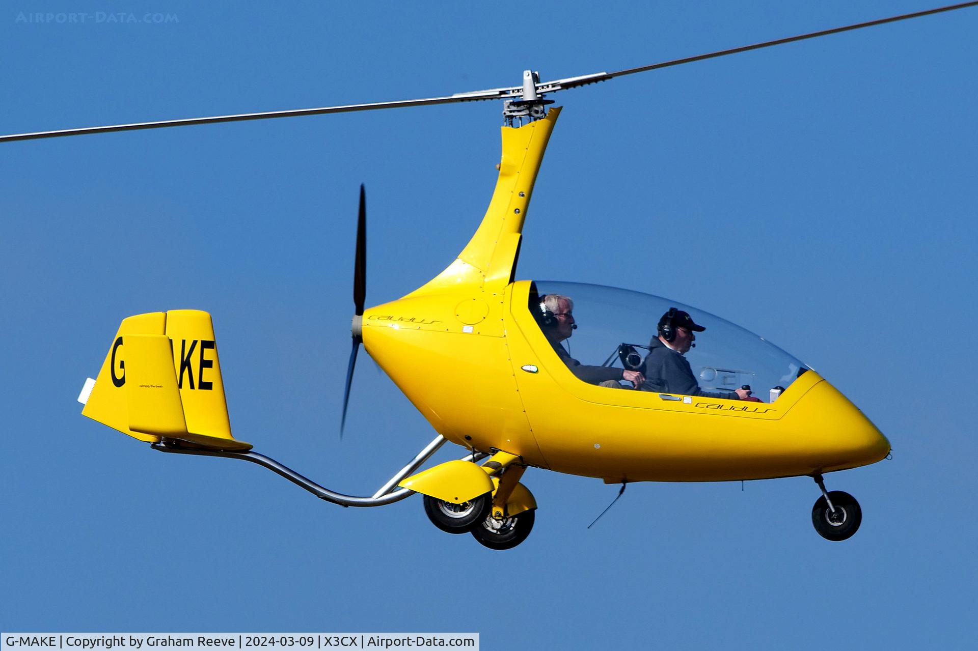 G-MAKE, 2010 RotorSport UK Calidus C/N RSUK/CALS/016, Landing at Northrepps.