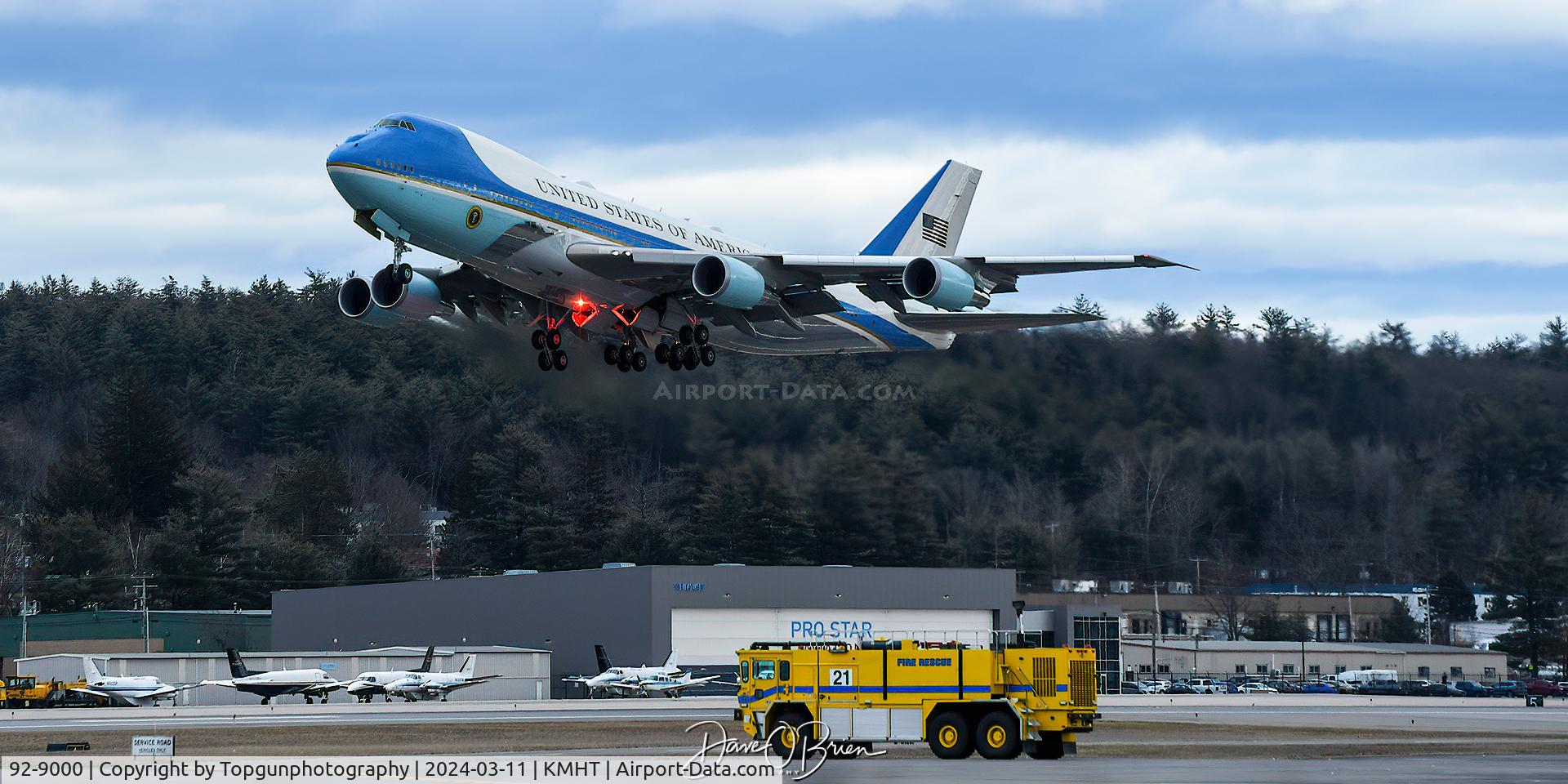 92-9000, 1987 Boeing VC-25A (747-2G4B) C/N 23825, Air Force One off the deck and heading back to ADW