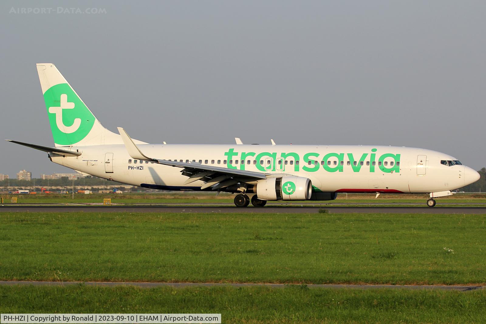 PH-HZI, 2000 Boeing 737-8K2 C/N 28380, at spl