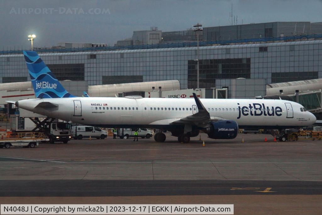N4048J, 2021 Airbus A321-271NX C/N 10446, Parked