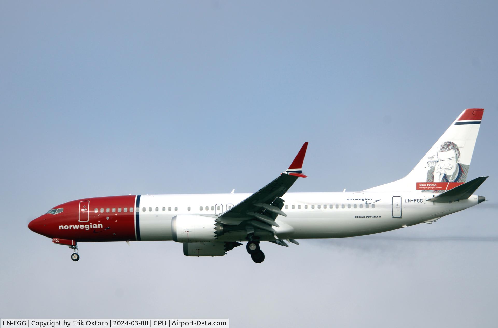 LN-FGG, 2021 Boeing 737-8 MAX C/N 43343, LN-FGG landing rw 22L