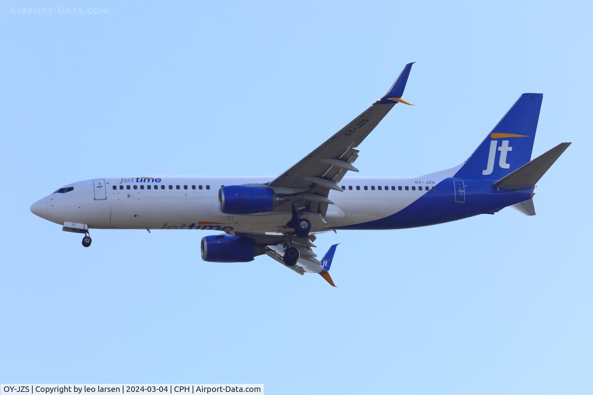 OY-JZS, 2007 Boeing 737-8K5 C/N 35100, Copenhagen 4.3.2024 app to R-04R