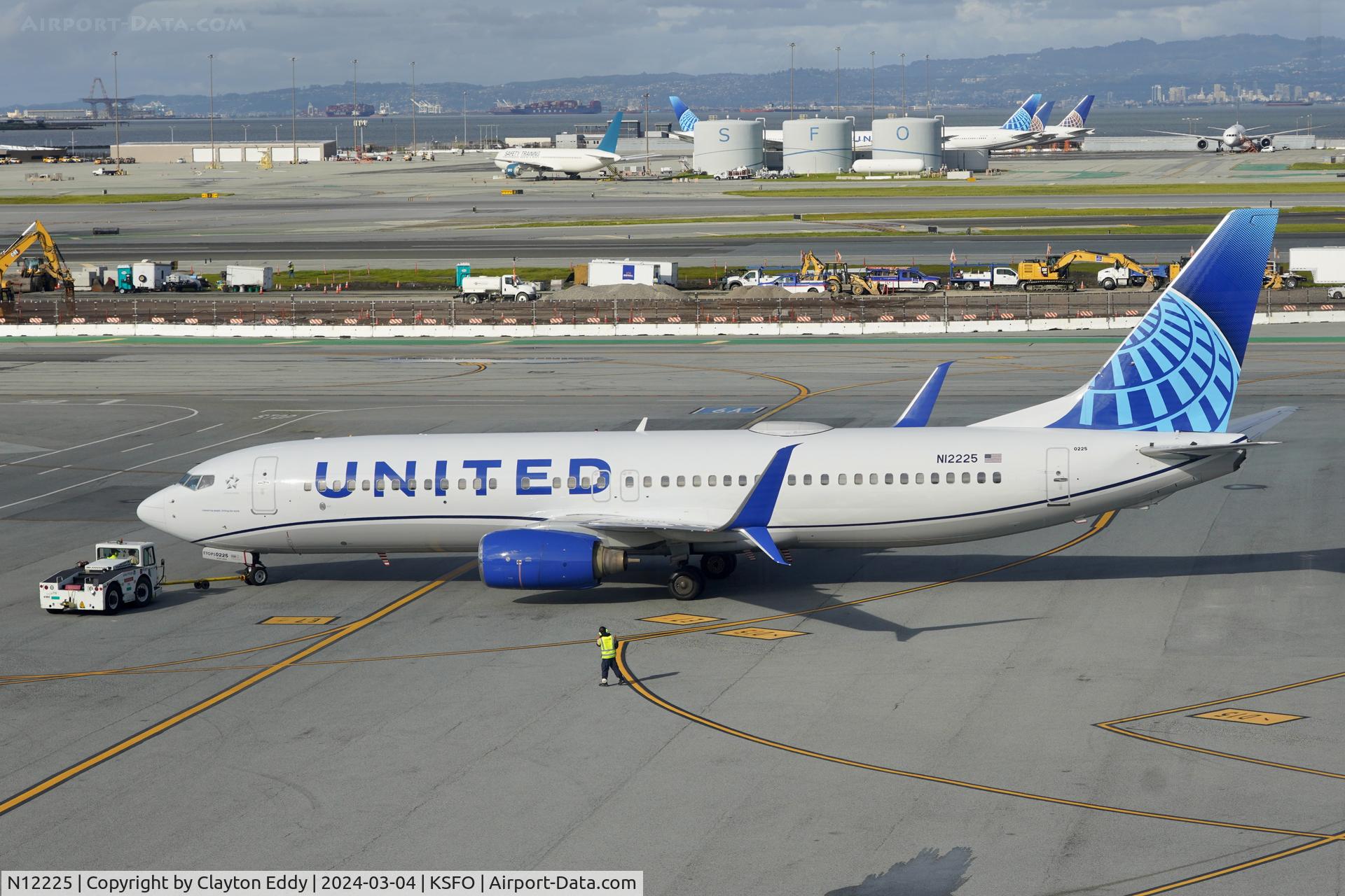 N12225, 1998 Boeing 737-824 C/N 28934, SFO 2024.