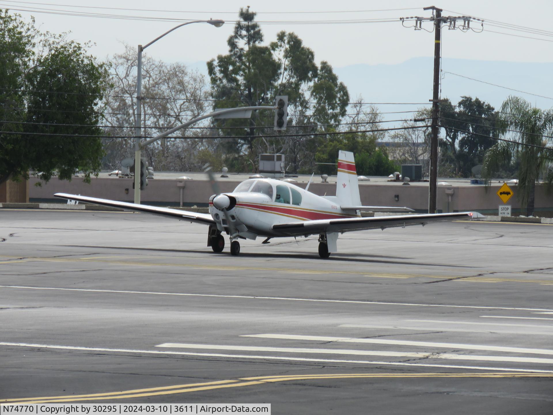 N74770, 1961 Mooney M20B Mark 21 C/N 1770, Getting ready to go