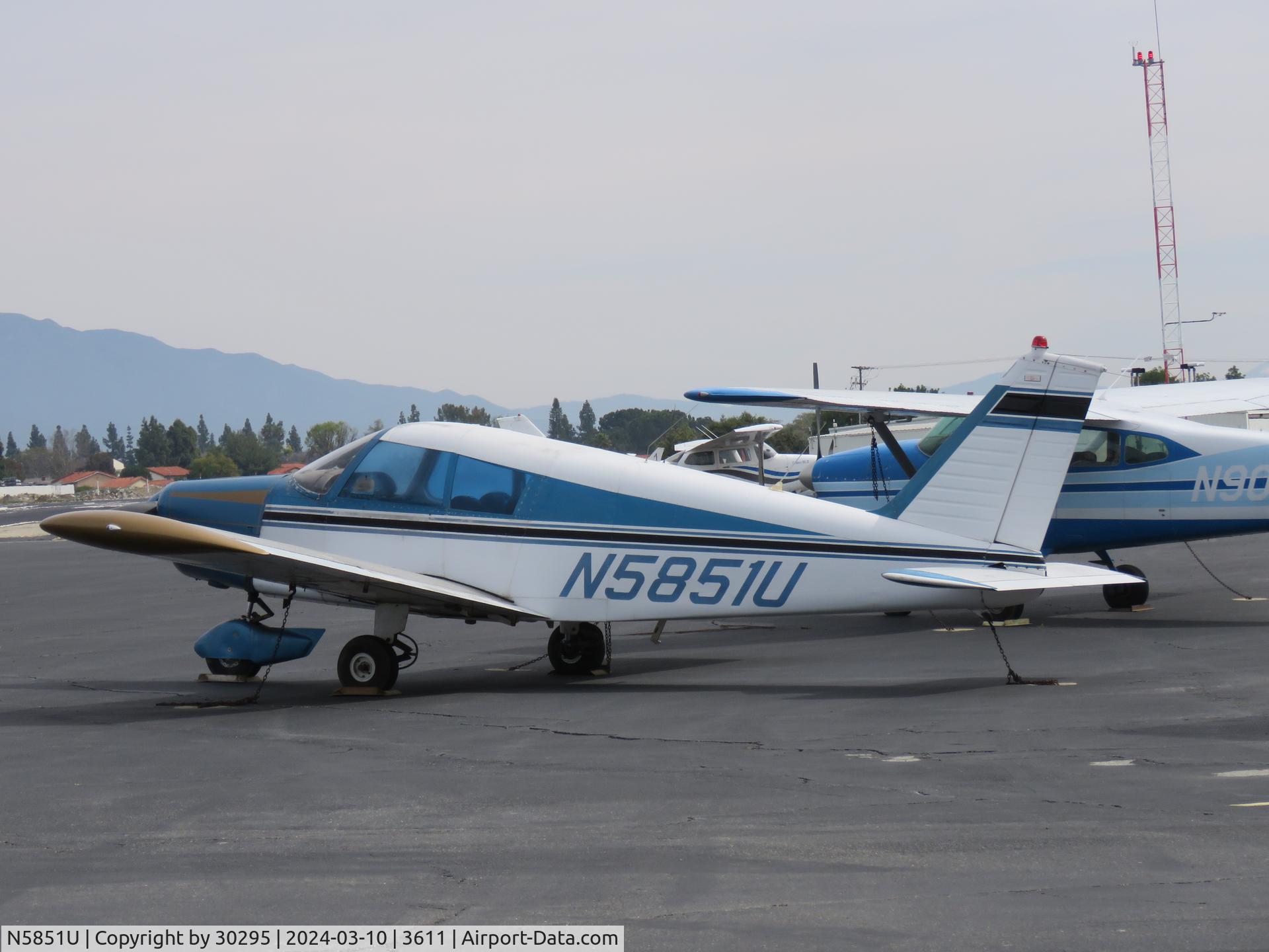 N5851U, 1969 Piper PA-28-140 C/N 28-26683, Parked