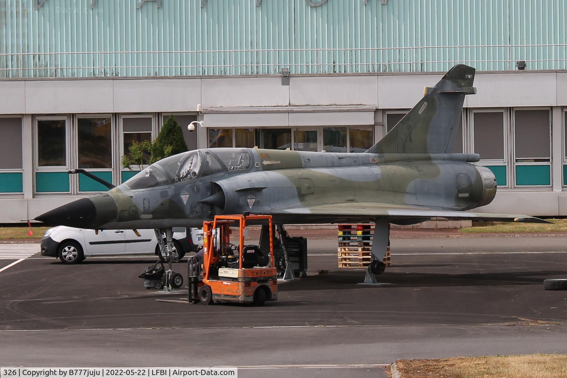 326, Dassault Mirage 2000N C/N 237, on diplay at Dassault Poitiers