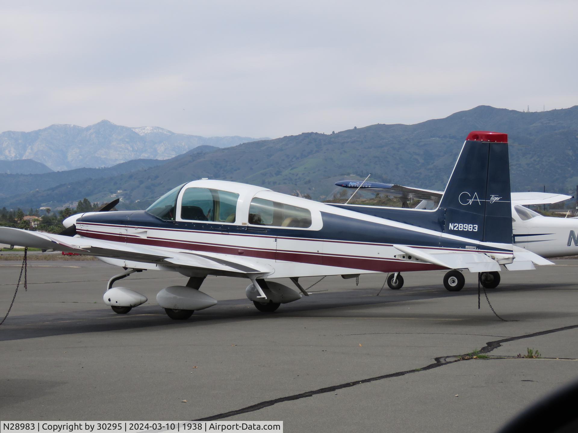 N28983, 1978 Gulfstream American Corp AA-5B C/N AA5B0921, Parked