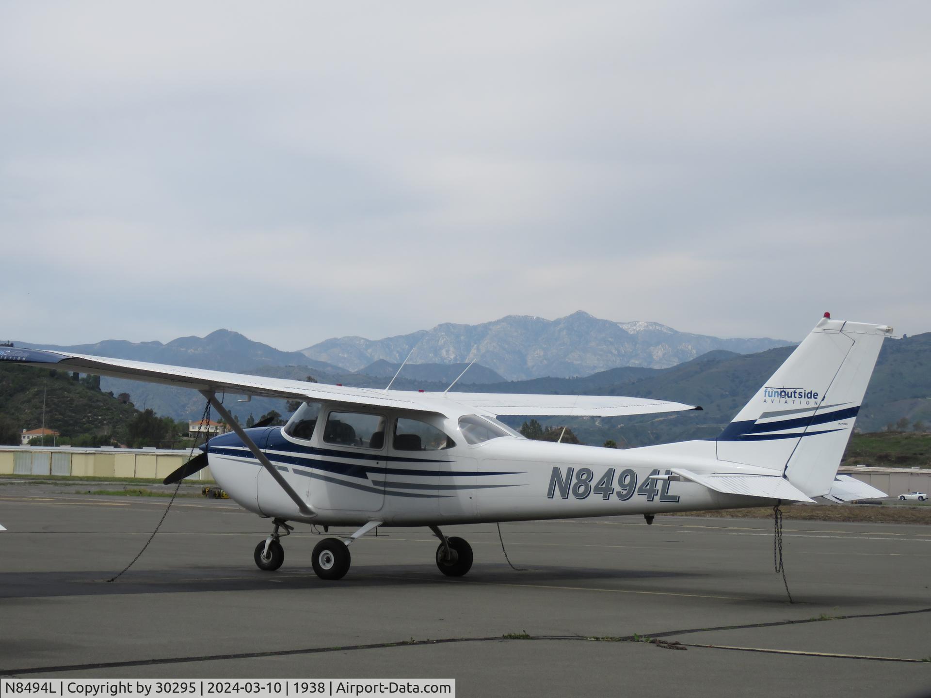 N8494L, 1968 Cessna 172I C/N 17256694, Parked