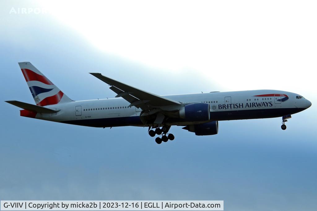 G-VIIV, 1999 Boeing 777-236 C/N 29964, Landing