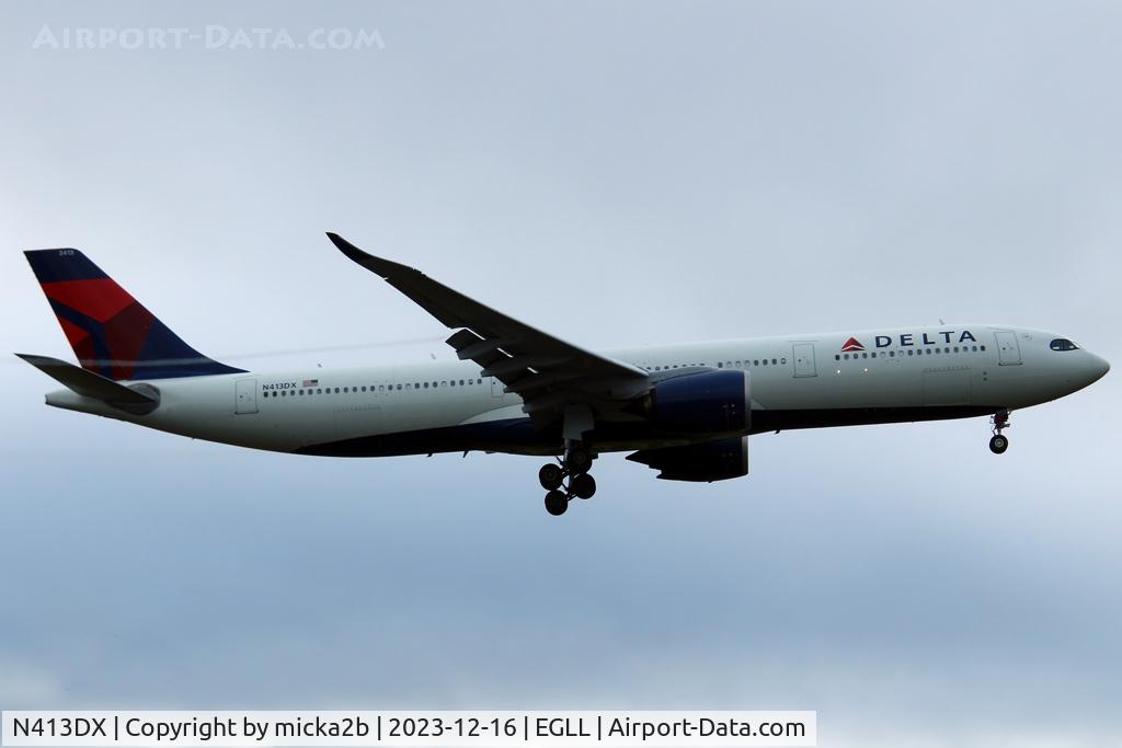 N413DX, 2022 Airbus A330-941 C/N 1995, Landing