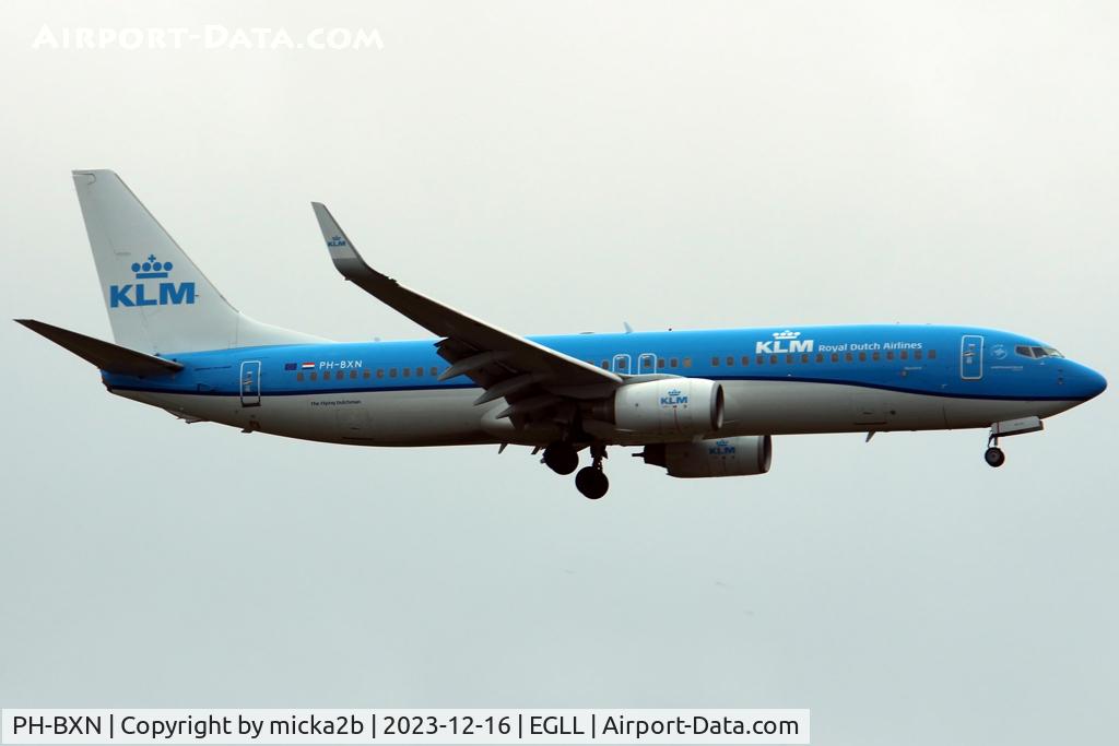 PH-BXN, 2000 Boeing 737-8K2 C/N 30356, Landing