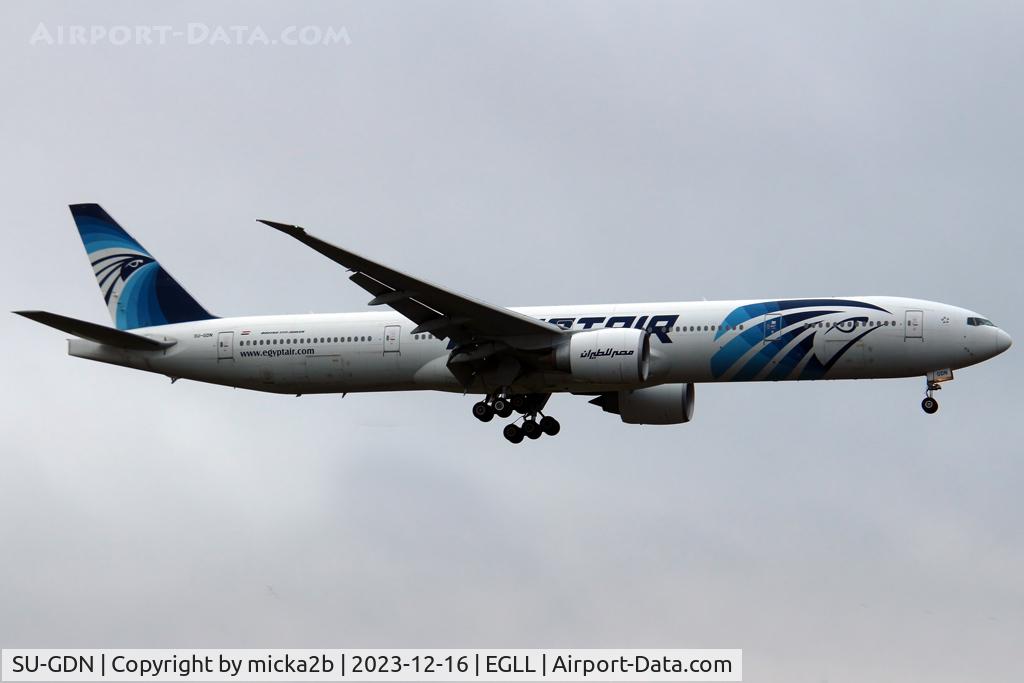 SU-GDN, 2010 Boeing 777-36N/ER C/N 38288, Landing