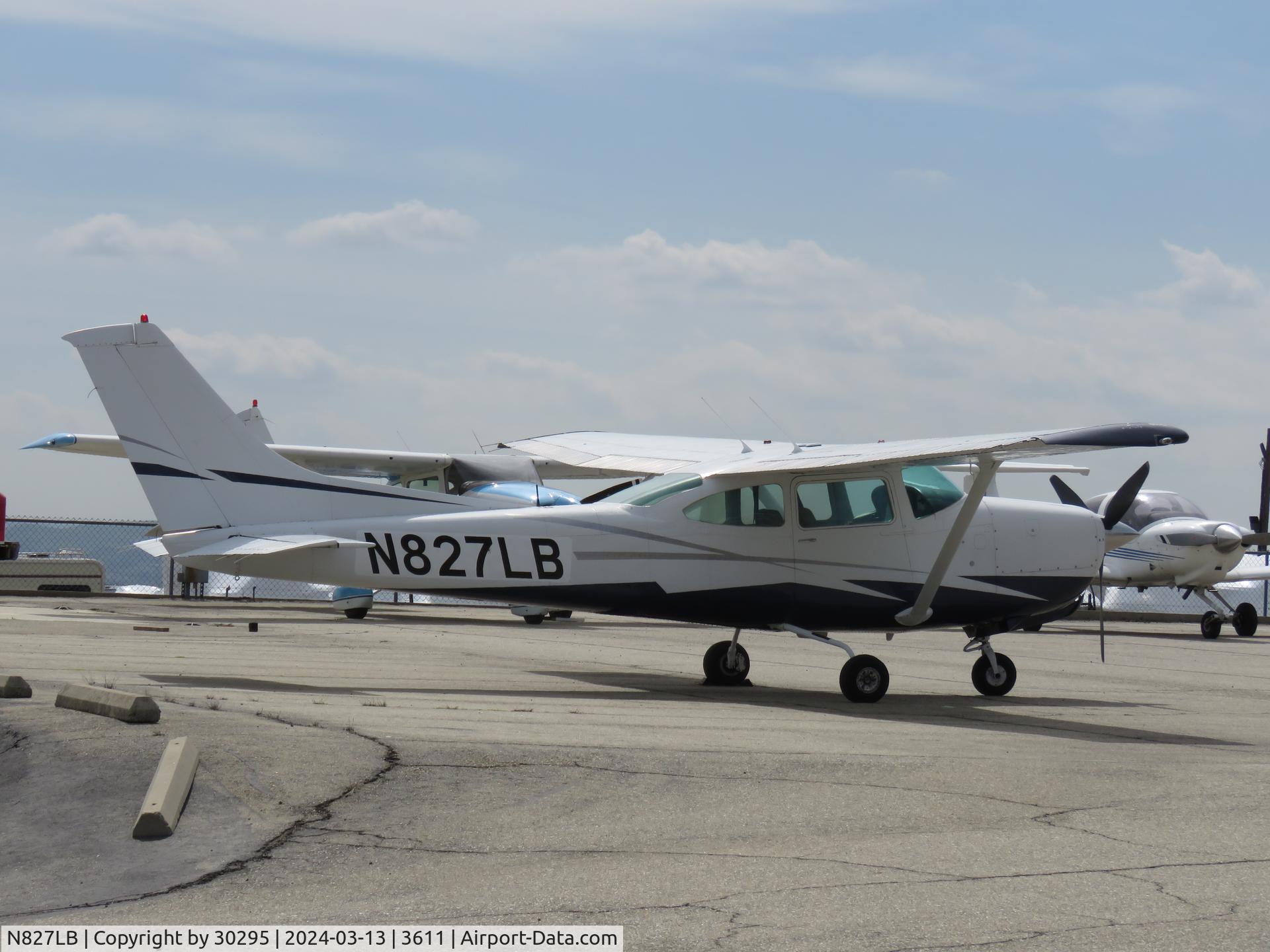 N827LB, 1979 Cessna TR182 Turbo Skylane RG C/N R18201006, Parked