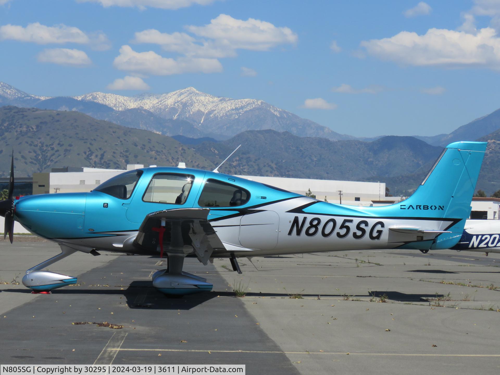 N805SG, 2023 Cirrus SR22T C/N 9254, Parked