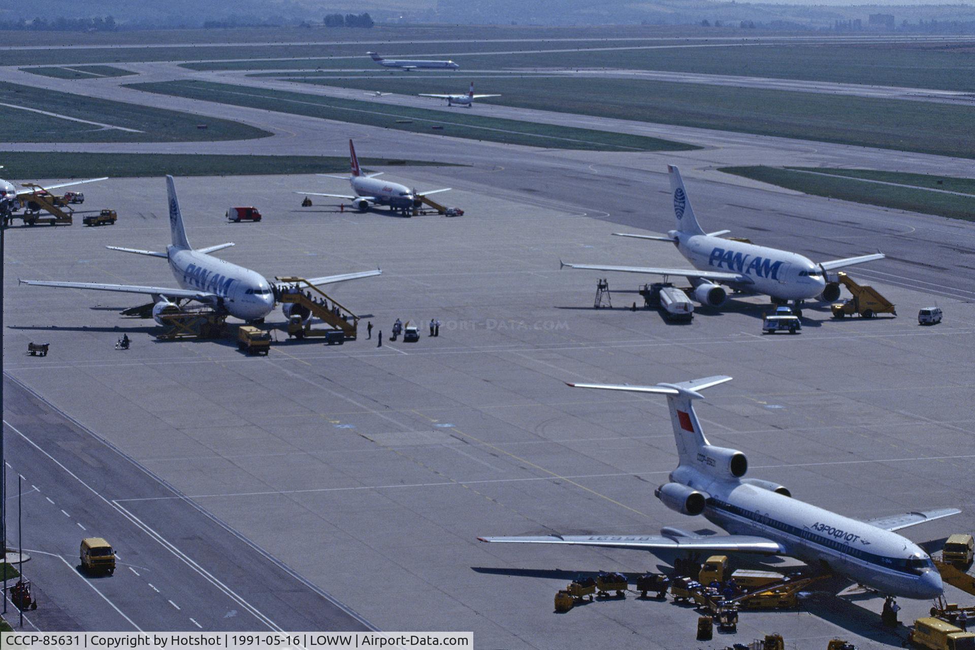 CCCP-85631, 1987 Tupolev Tu-154M C/N 87A760, An image from different times: Besides the Aeroflot Tu-154M two Clipper Airbus A-310 on the apron.