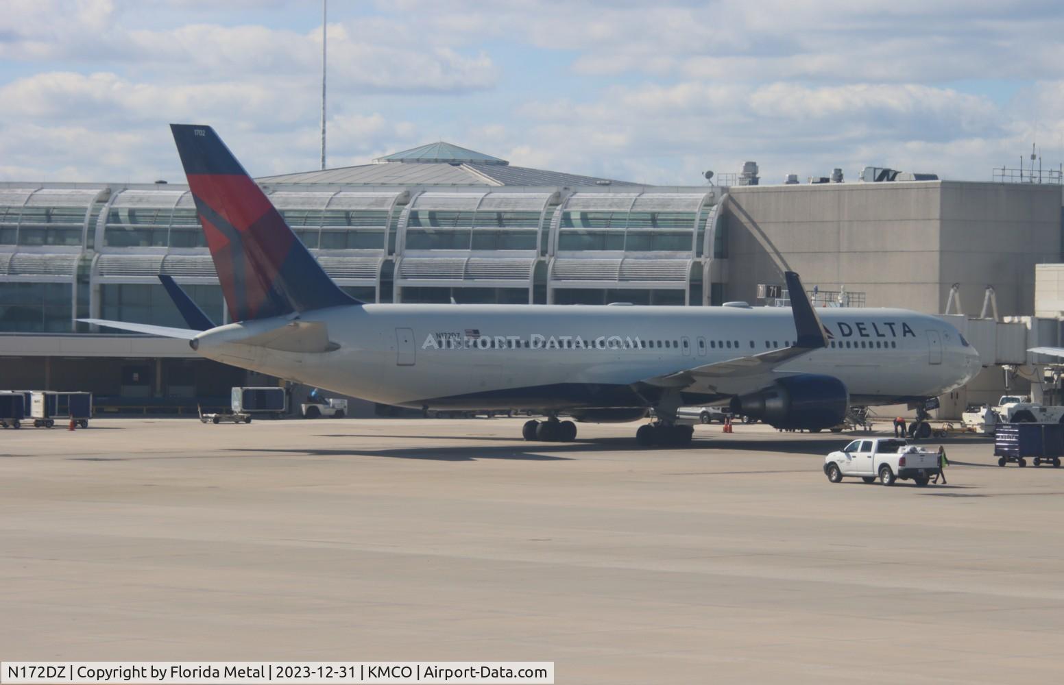N172DZ, 1998 Boeing 767-332 C/N 29691, DAL 763 zx MCO-ATL