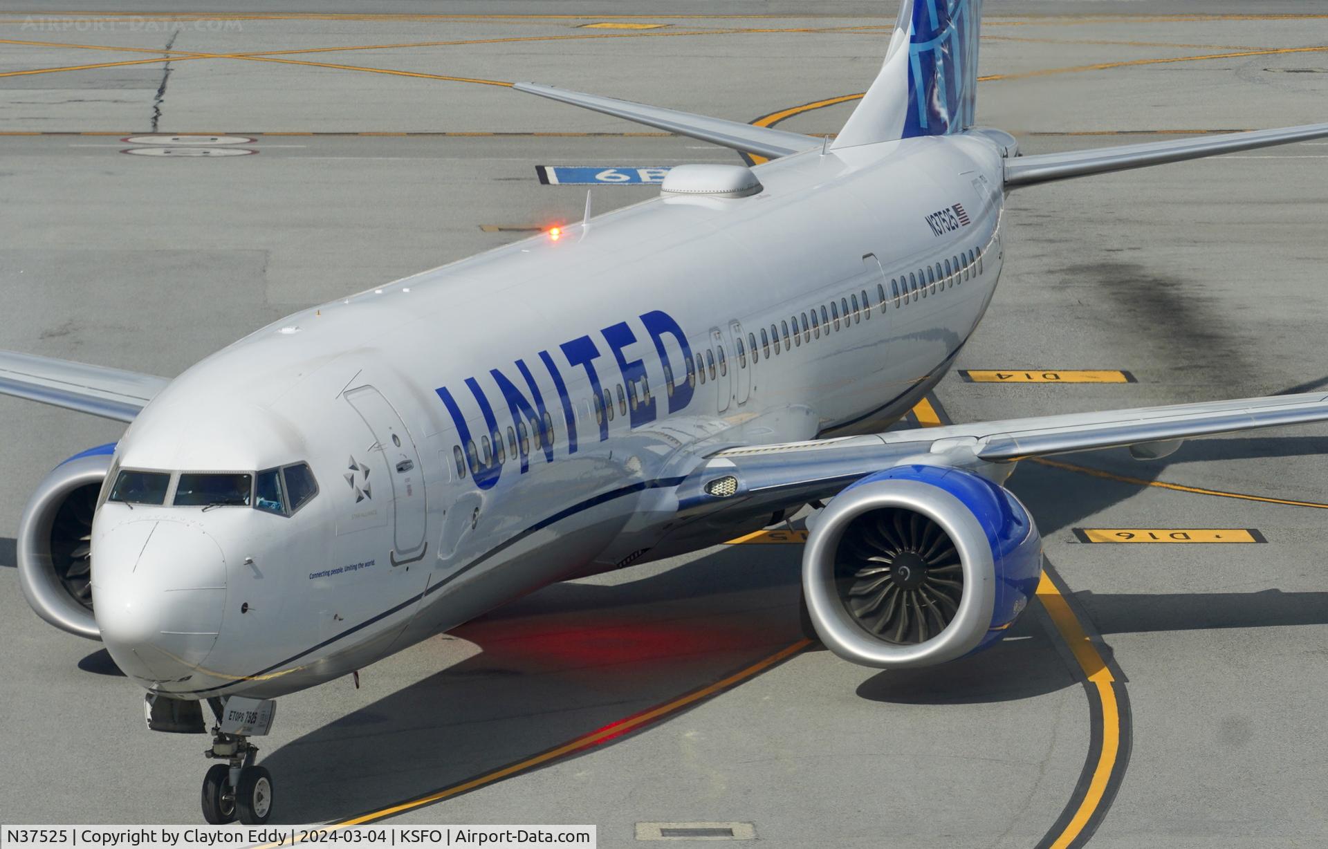 N37525, 2019 Boeing 737-9 MAX C/N 64500, SFO 2024.