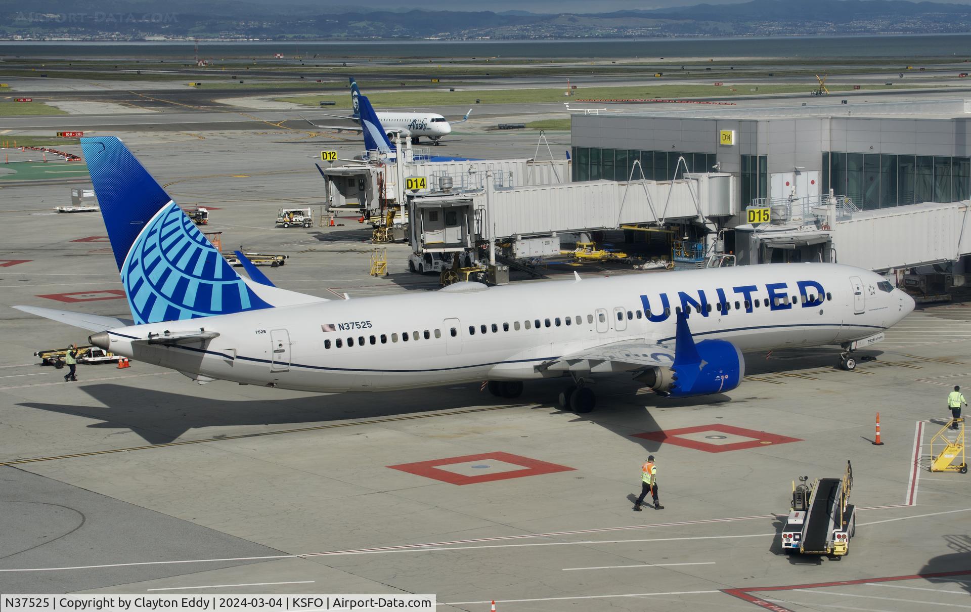 N37525, 2019 Boeing 737-9 MAX C/N 64500, SFO 2024.