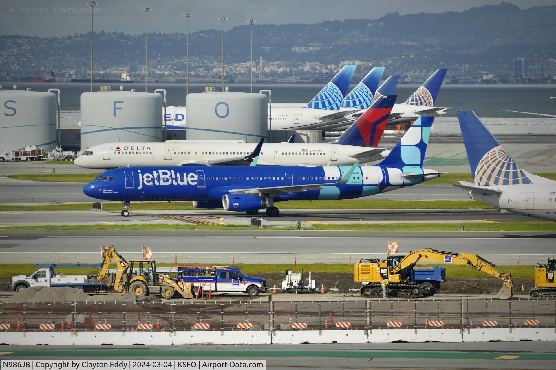N986JB, 2017 Airbus A321-231 C/N 7907, SFO 2024.
