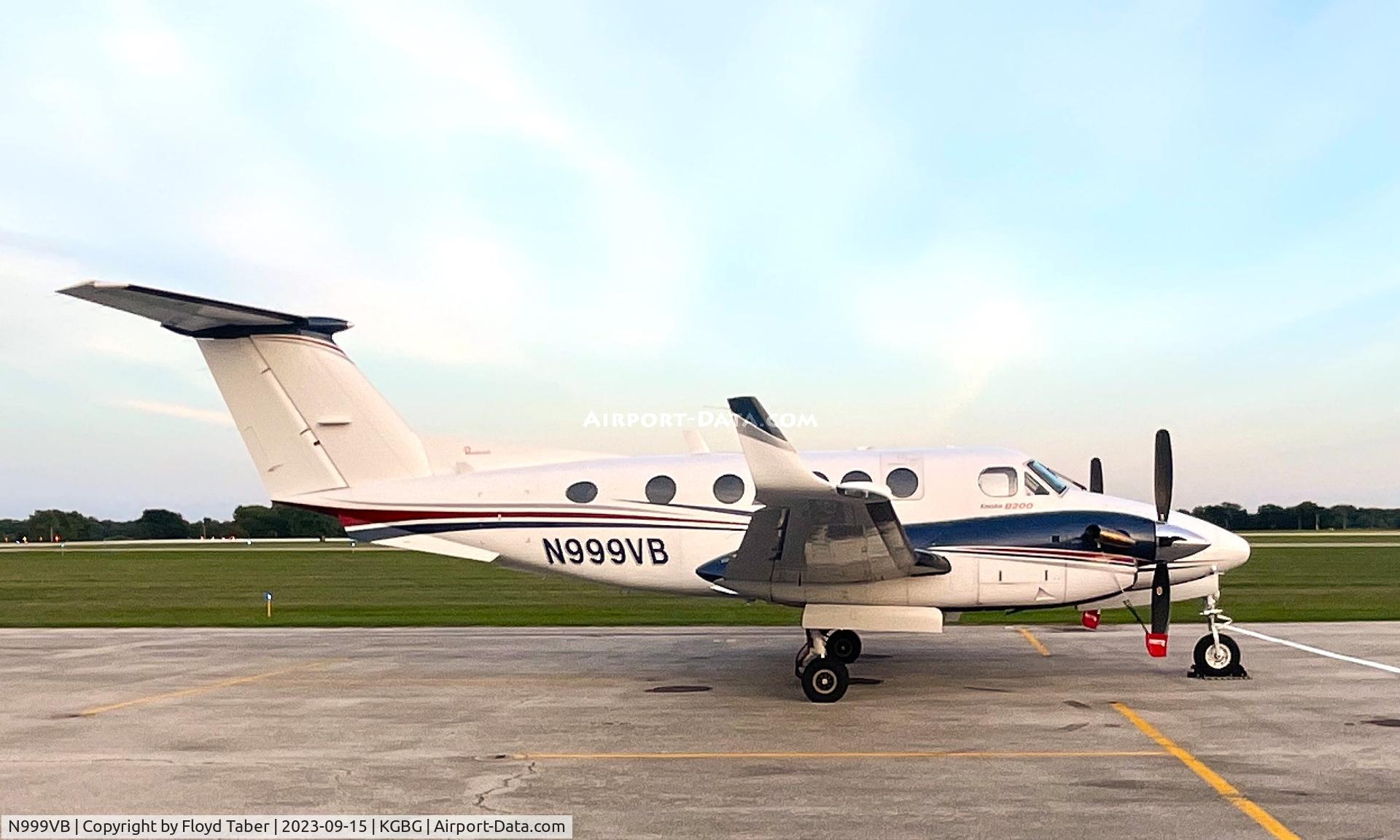 N999VB, 1980 Beech 200 Super King Air C/N BB-645, On the ramp @ Galesburg Illinois