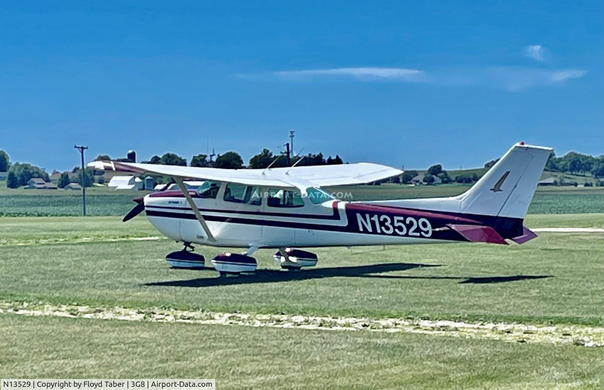N13529, 1973 Cessna 172M C/N 17262825, At Geneseo Airpark