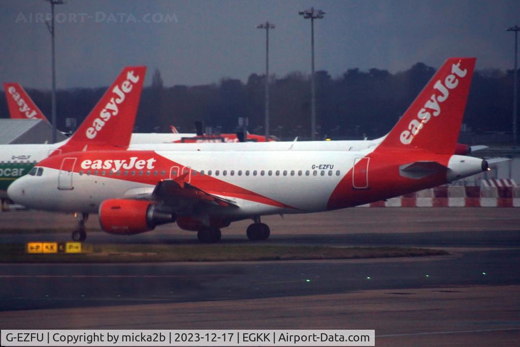 G-EZFU, 2010 Airbus A319-111 C/N 4313, Taxiing