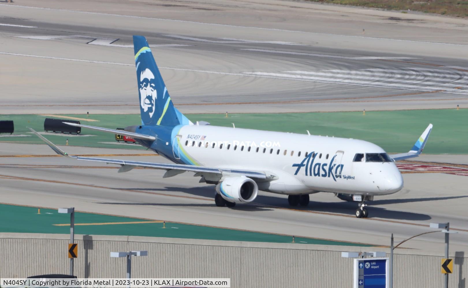 N404SY, 2018 Embraer 175LR (ERJ-170-200LR) C/N 17000739, SKW/ASA E175 zx LAX-SFO