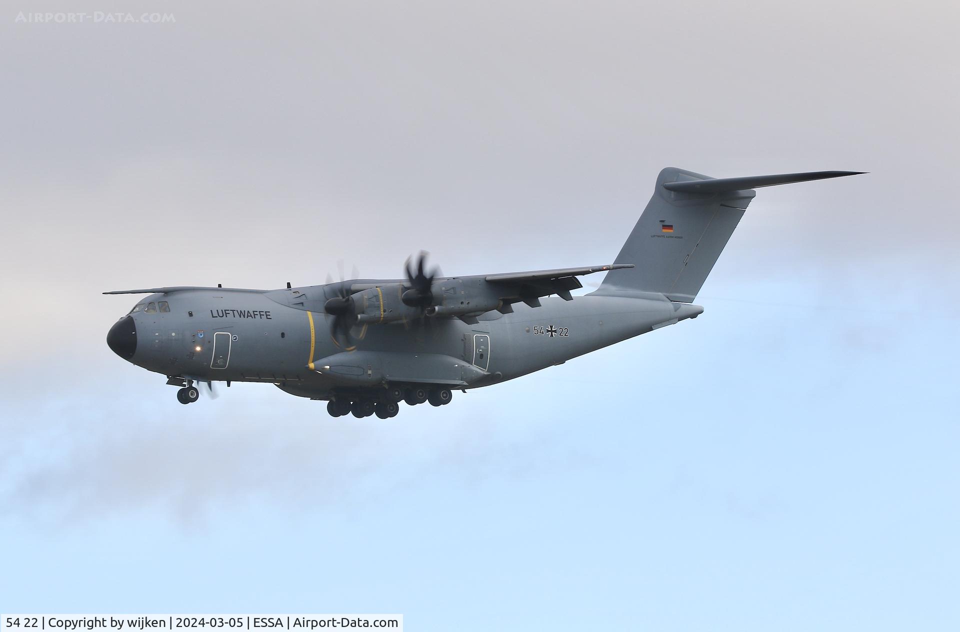 54 22, 2018 Airbus A400M-180 Atlas C/N 081, RWY 01L