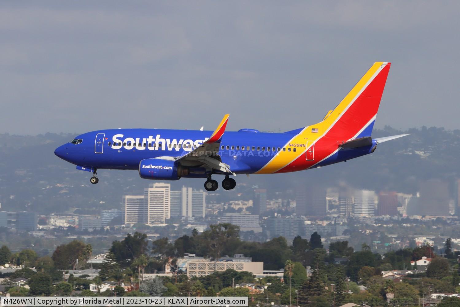 N426WN, 2002 Boeing 737-7H4 C/N 29830, SWA 737 nc zx SFO-LAX