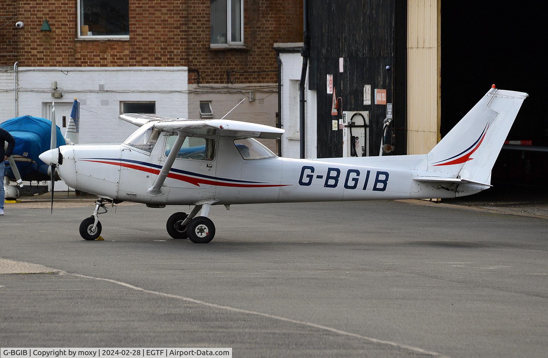 G-BGIB, 1979 Cessna 152 C/N 152-82161, Cessna 152 at Fairoaks.