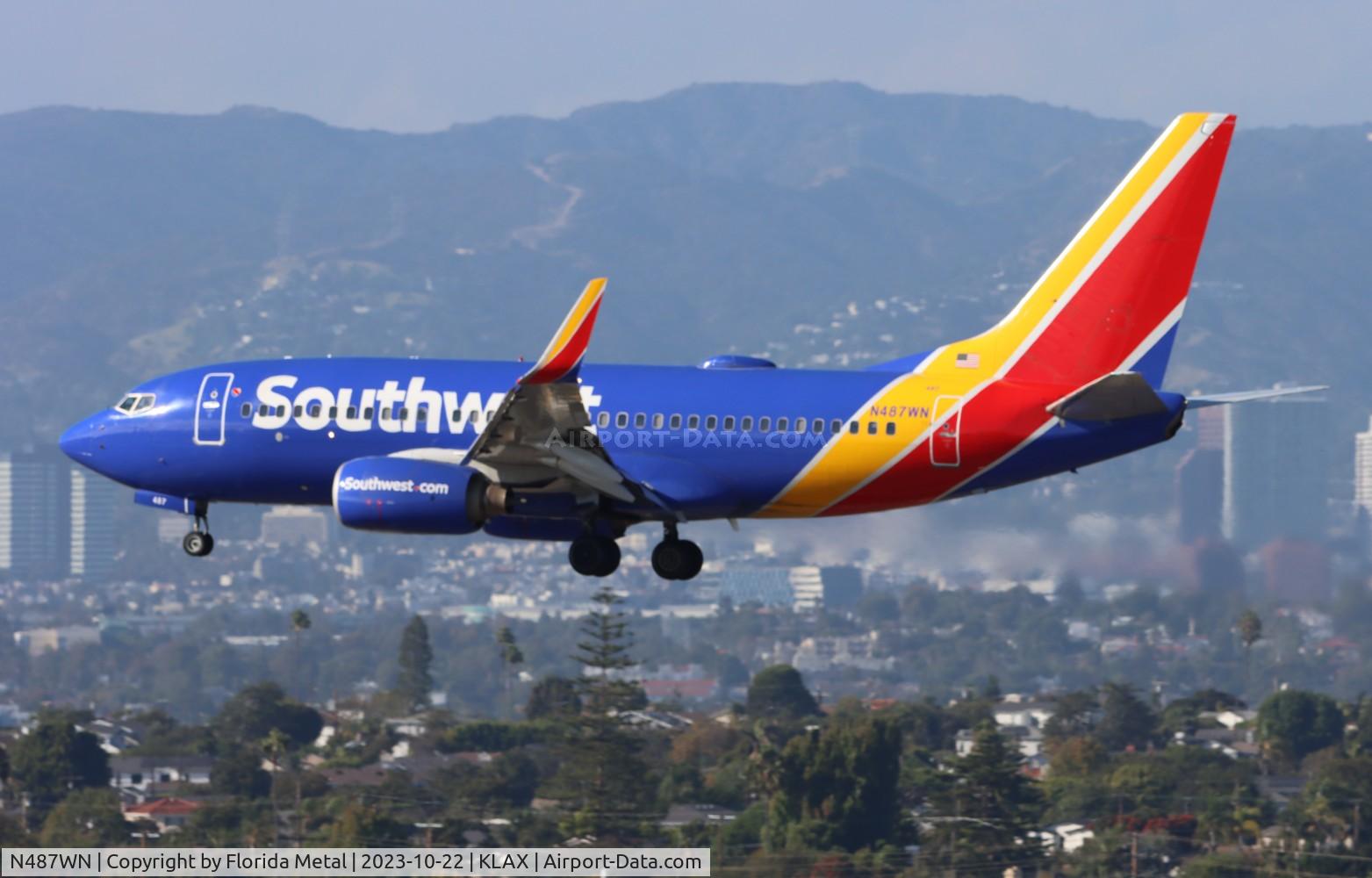 N487WN, 2004 Boeing 737-7H4 C/N 33854, SWA 737 nc zx SMF-LAX