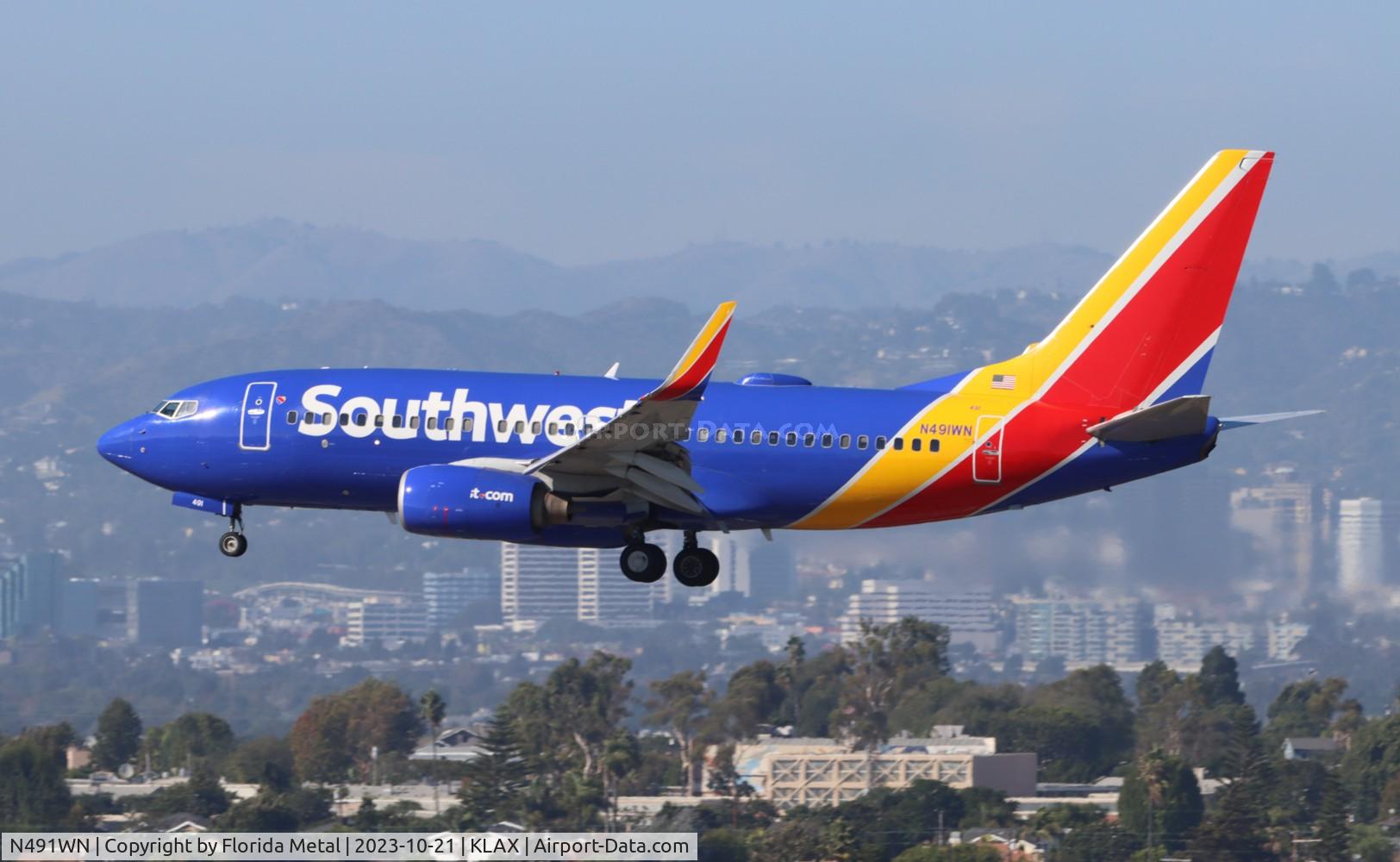 N491WN, 2004 Boeing 737-7H4 C/N 33867, SWA 737 nc zx PHX-LAX